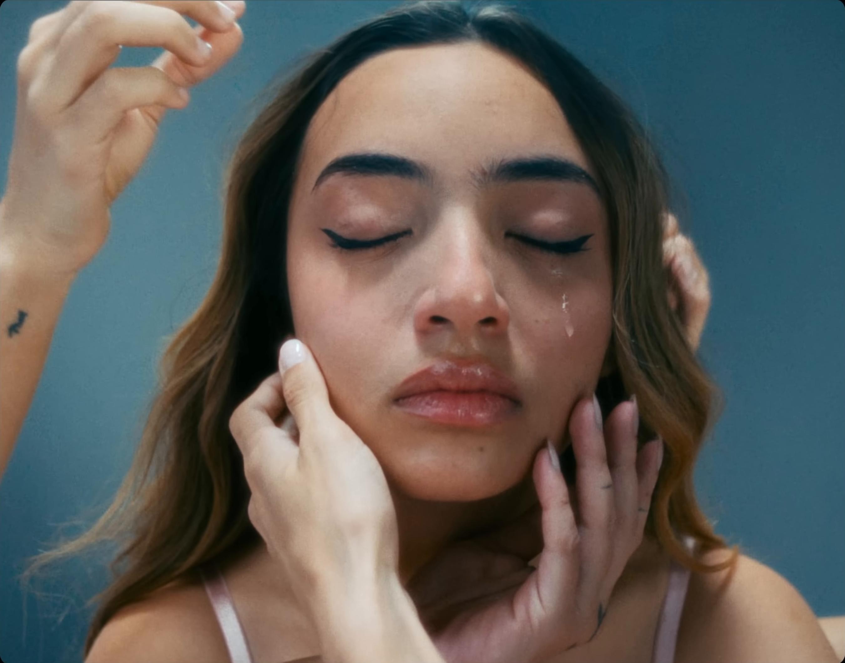 Mi Piel (2025) —  shot,  lighting