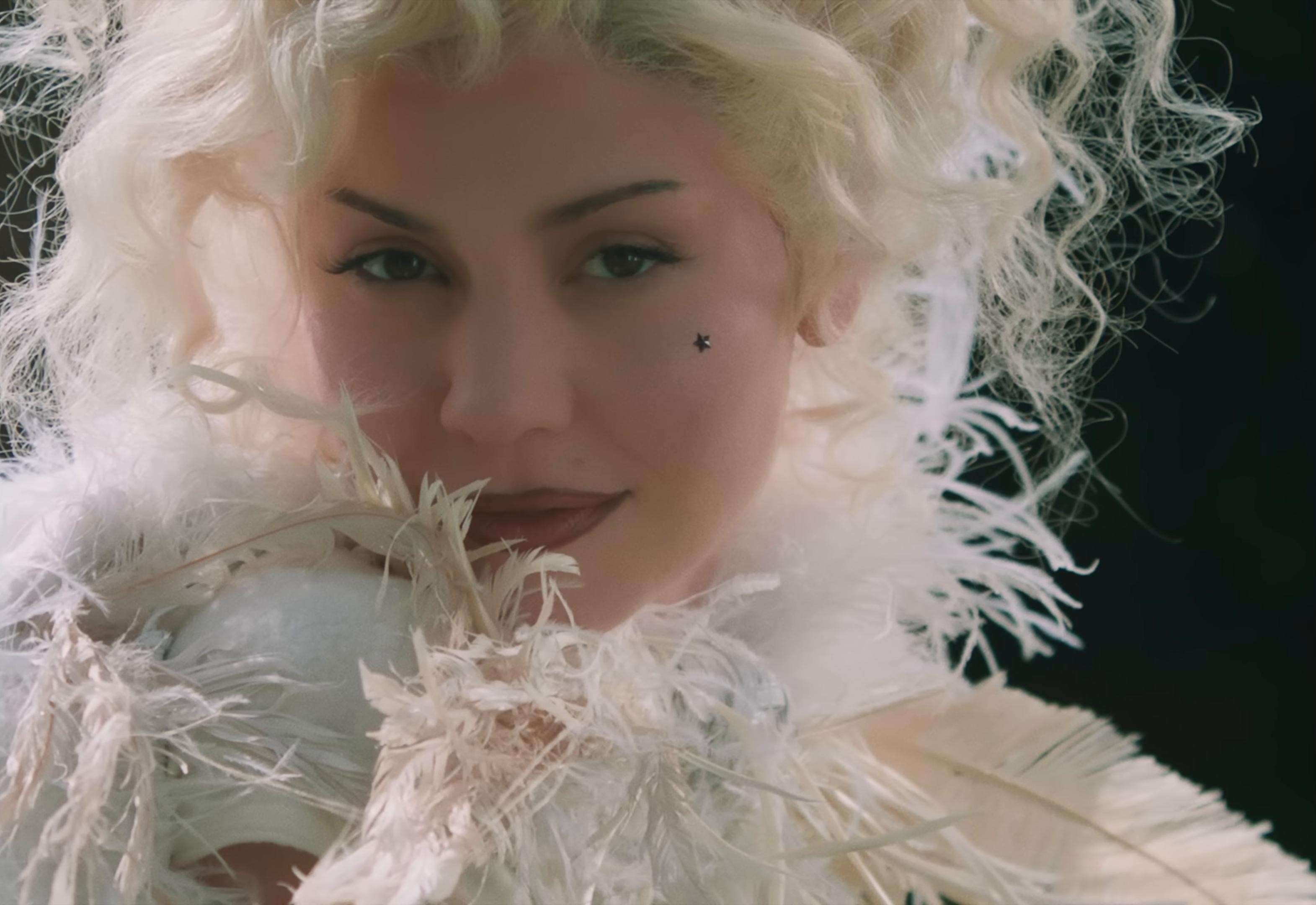 CUNTISSIMO (2025) —  shot,  lighting