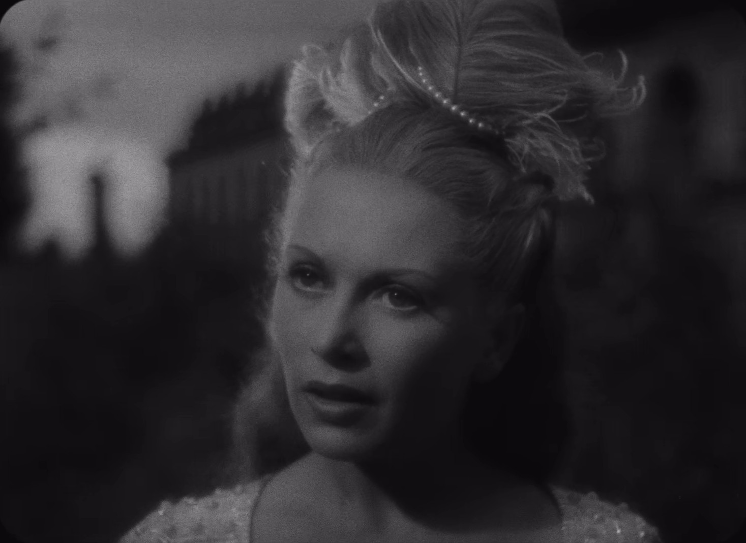 Beauty and the Beast (1946) —  shot,  lighting