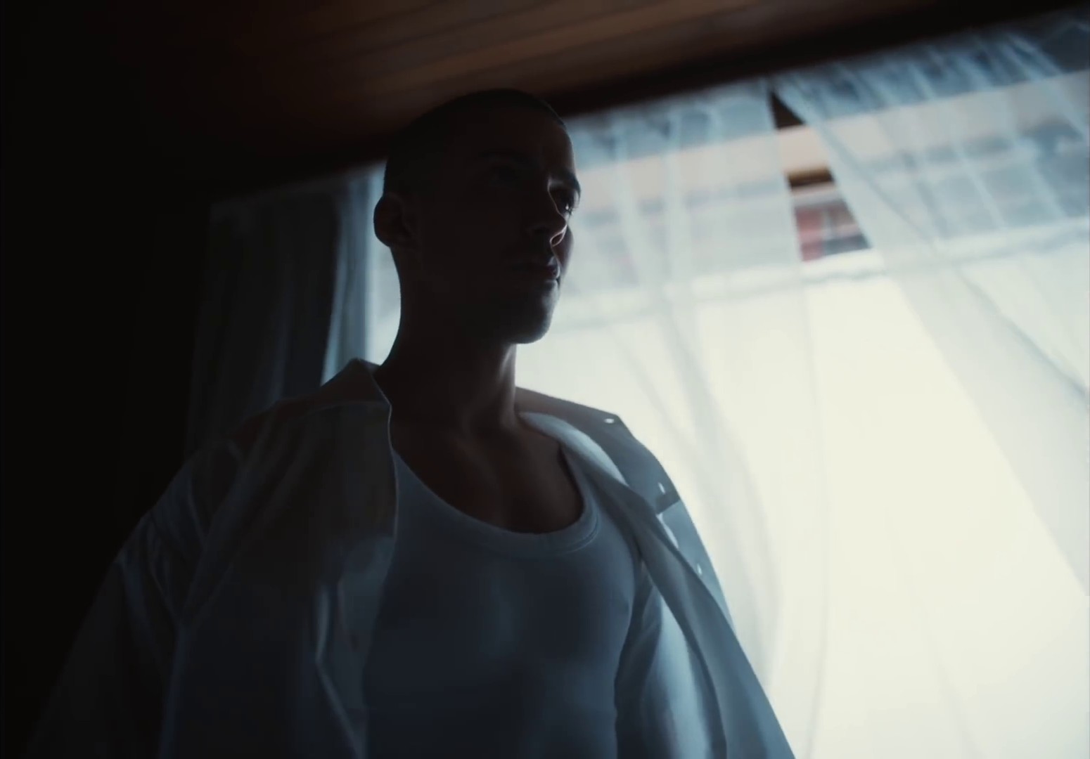 Caroline (2020) —  shot,  lighting