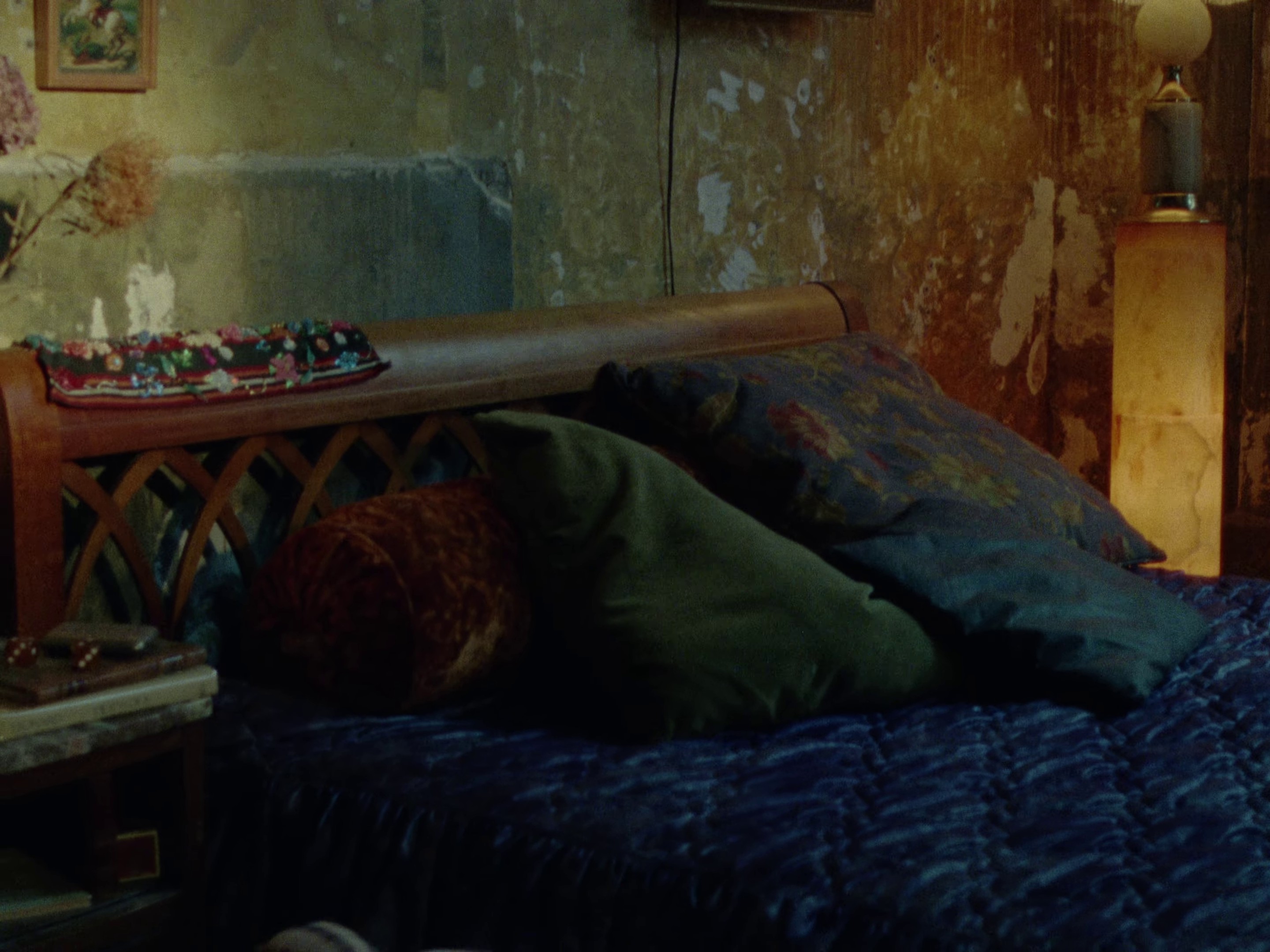 Nini (2024) —  shot,  lighting