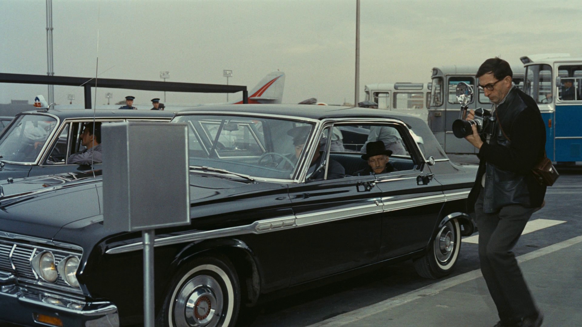 Playtime (1967) —  shot,  lighting