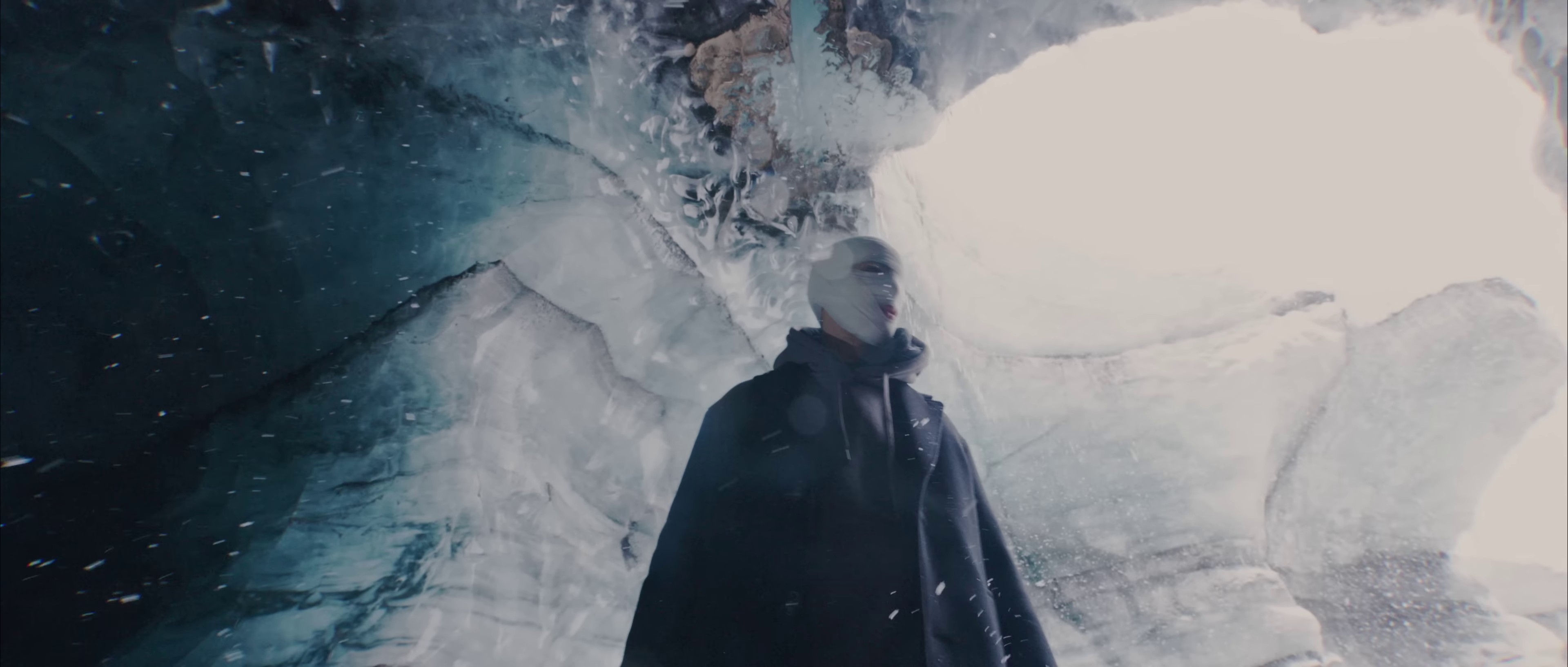 J'oublie (2023) —  shot,  lighting