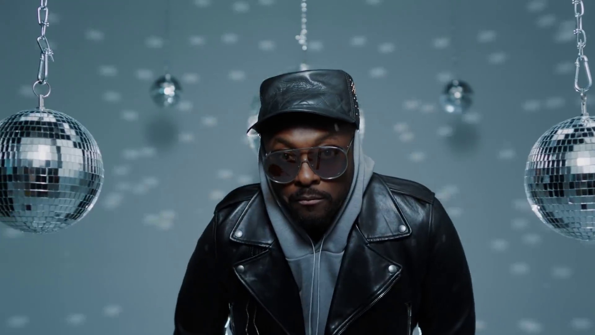 Boys  (2017) —  shot,  lighting