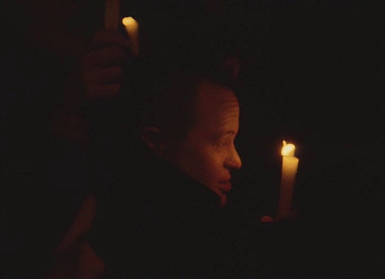 Visitor of a Museum (1990) —  shot,  lighting