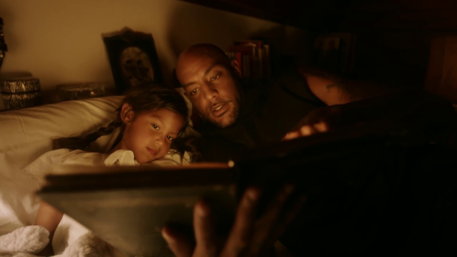 Petite Fille  (2021) —  shot,  lighting