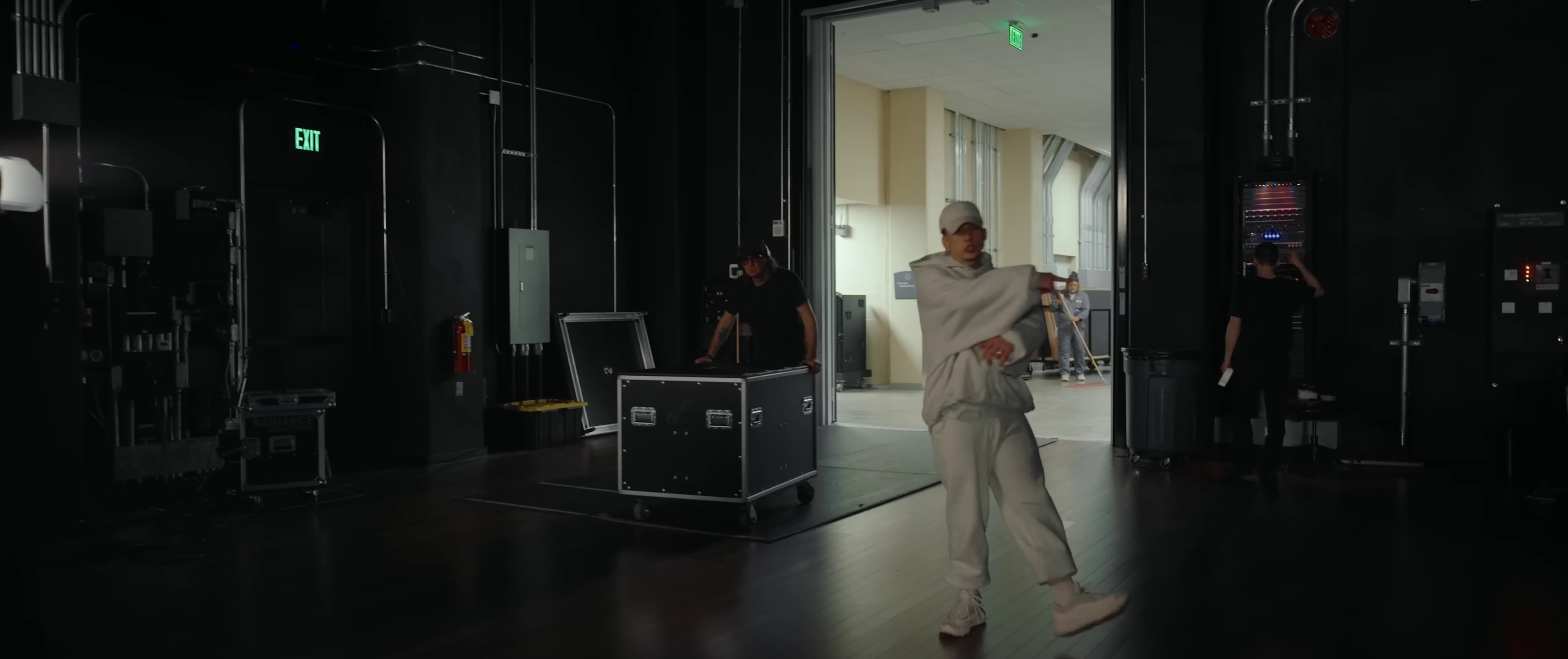 Motto (2023) —  shot,  lighting