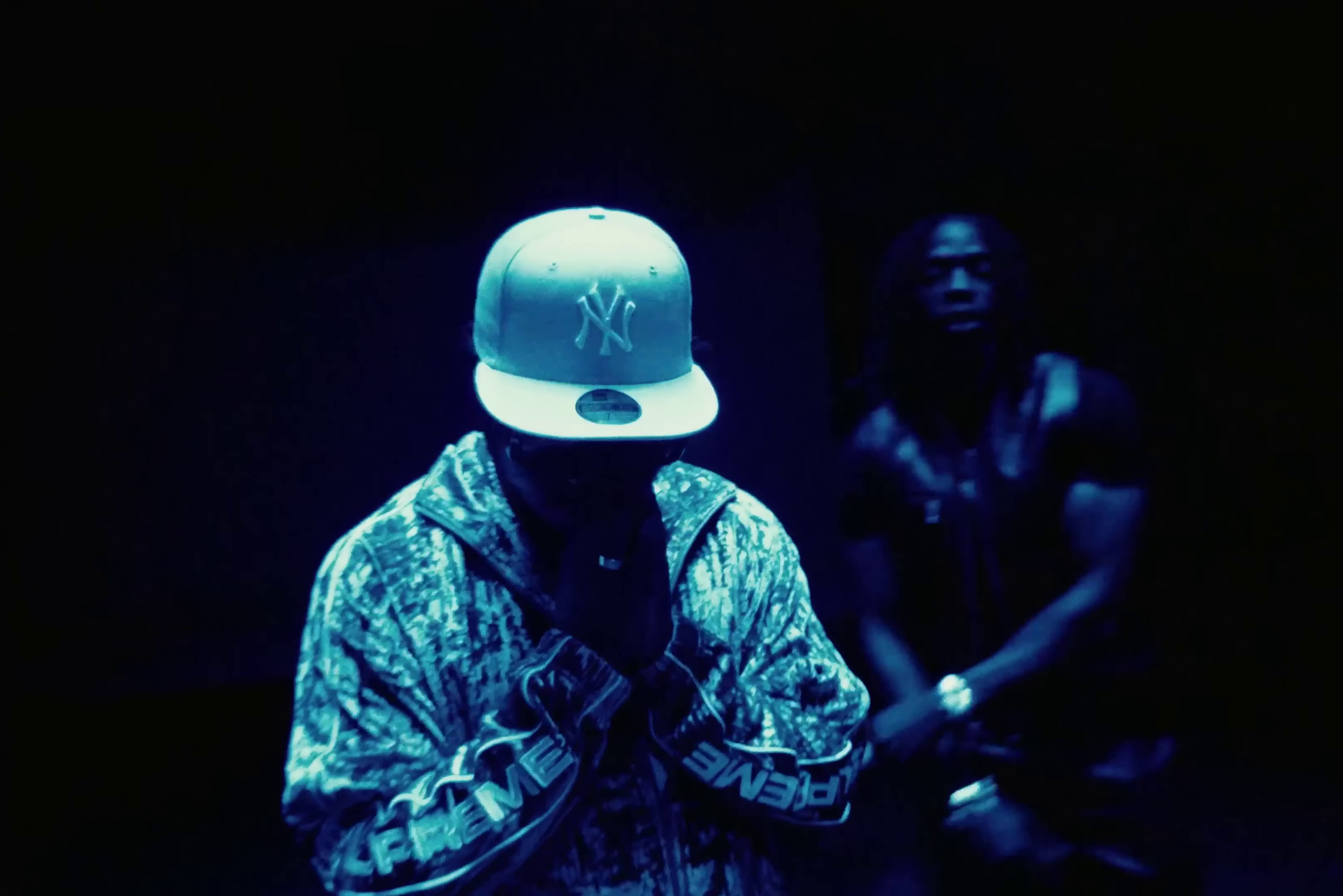 Dans le noir (2023) —  shot,  lighting