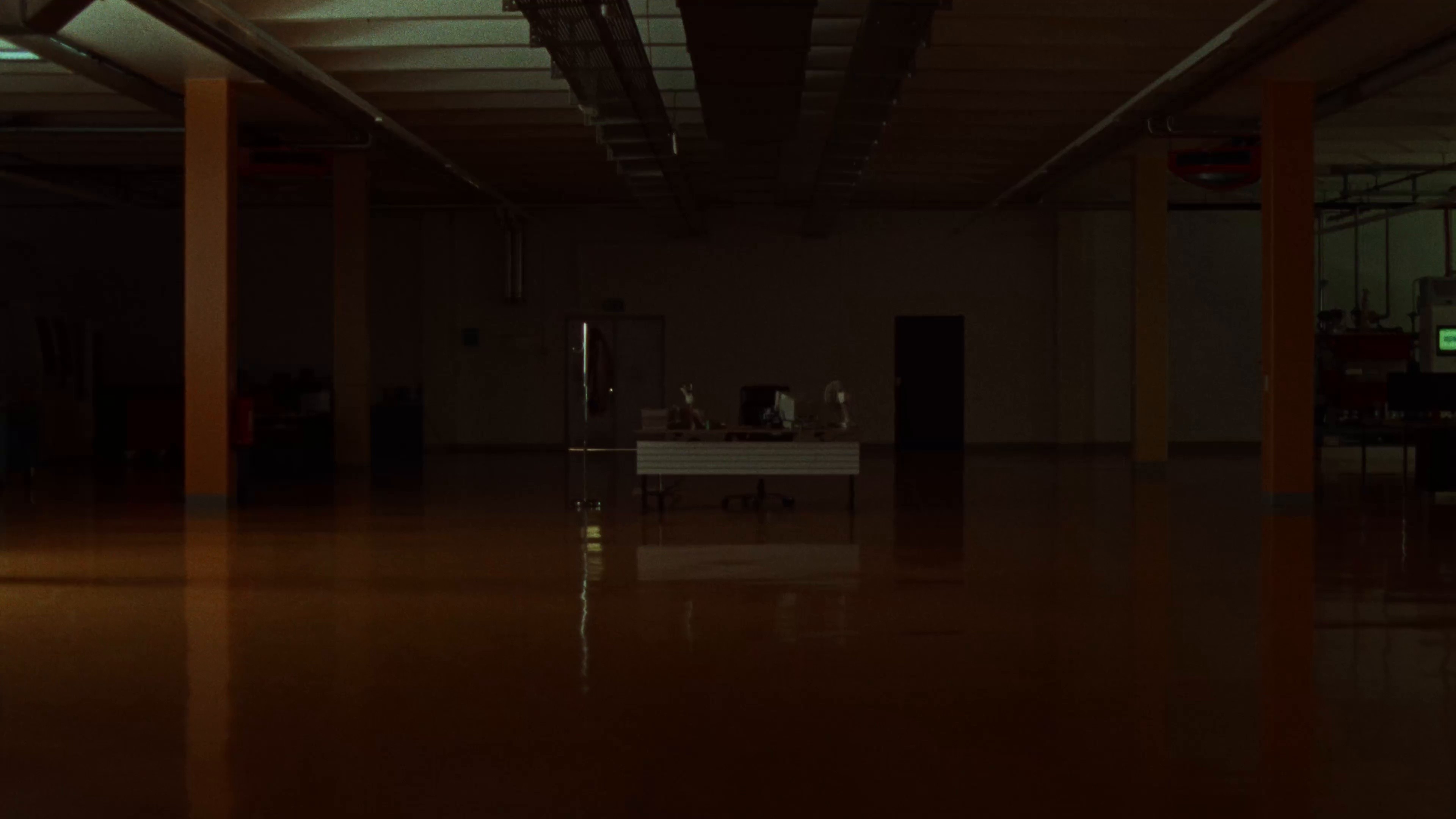 Rolf Hänggi - Small Things (DC) (2025) —  shot,  lighting