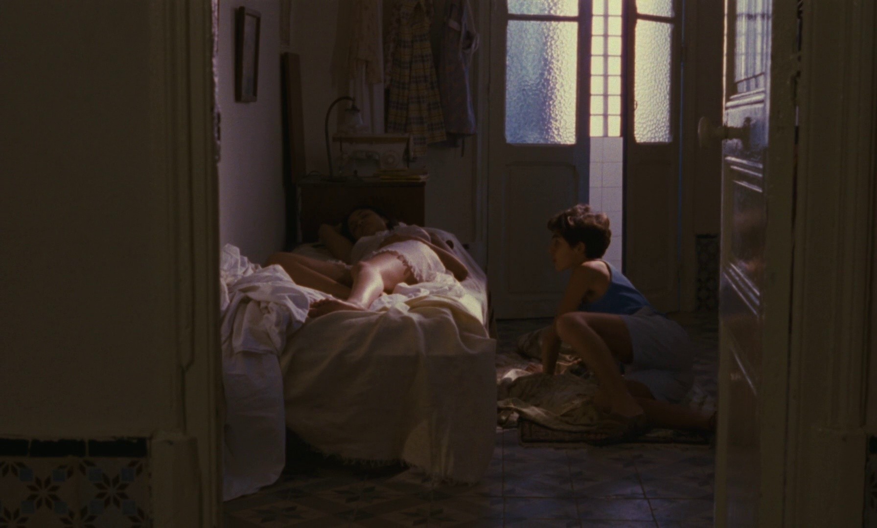 A Summer in La Goulette (1996) —  shot,  lighting