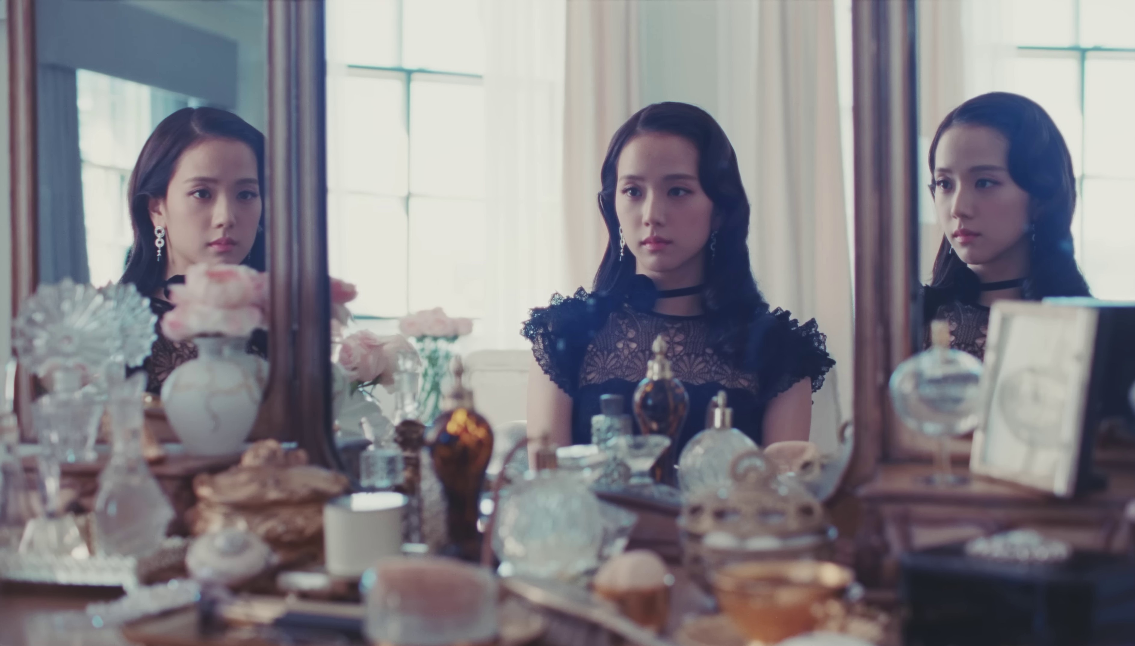 꽃(FLOWER) (2023) —  shot,  lighting