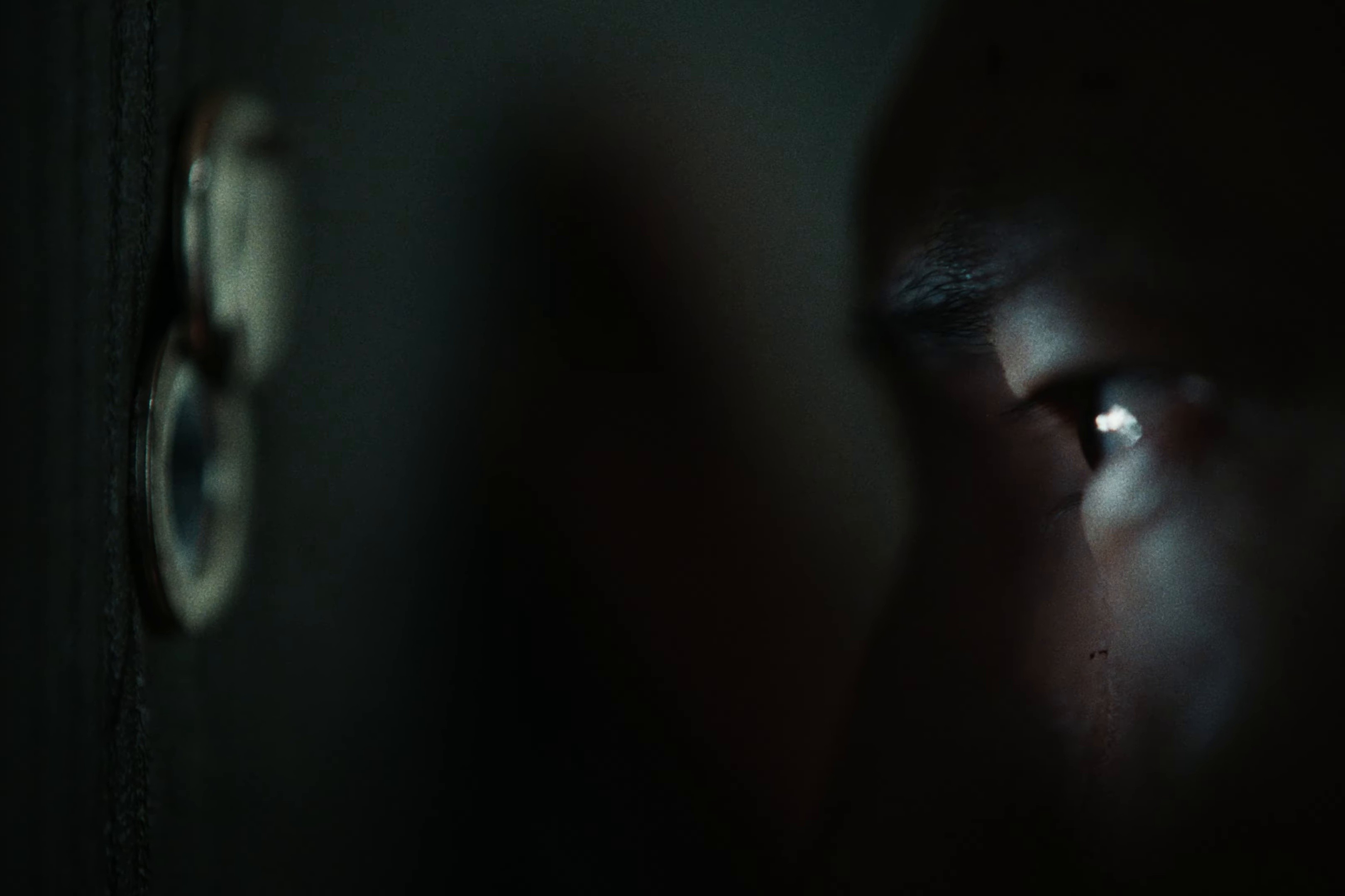 A-U-R-U (OST AYPY) (2025) —  shot,  lighting