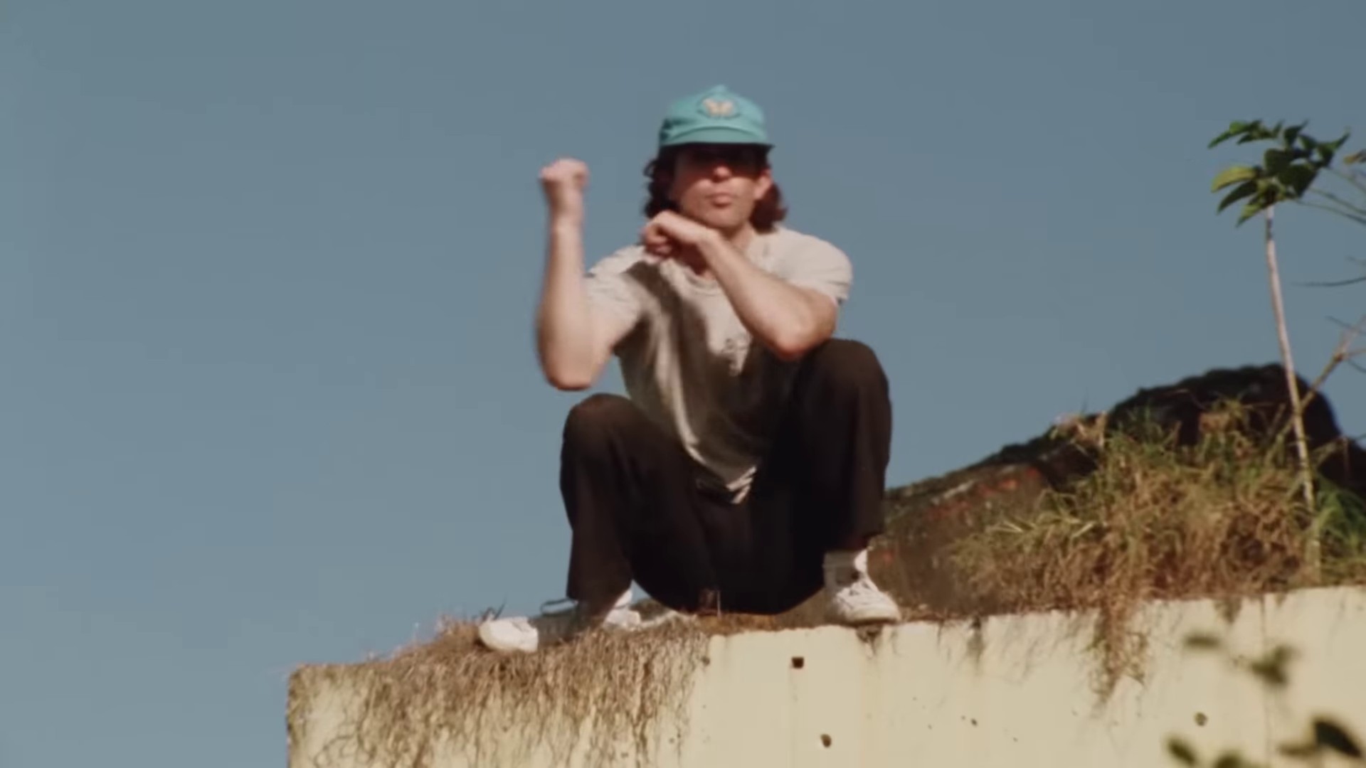 HOLIDAY (2022) —  shot,  lighting