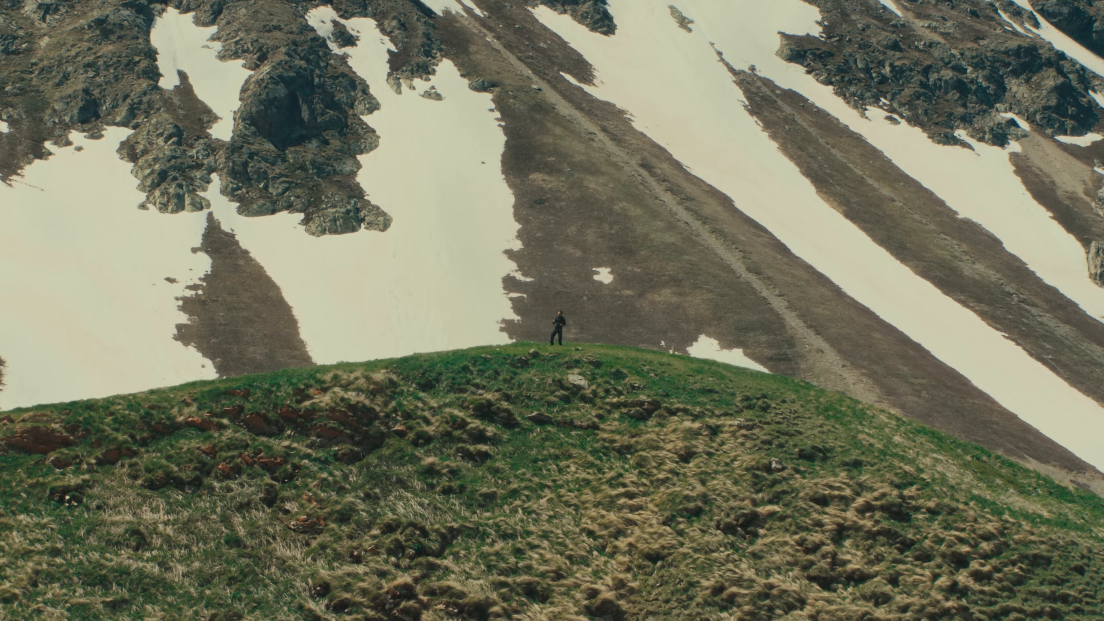 Merci la vie pour les douleurs (2024) —  shot,  lighting