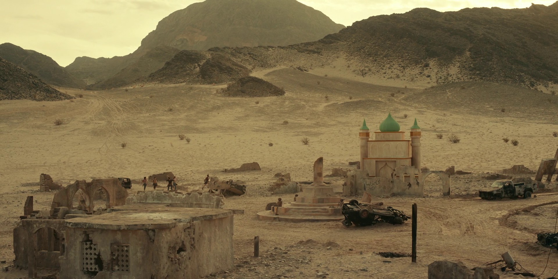 Everybody Knows This Is Nowhere (2021) —  shot,  lighting