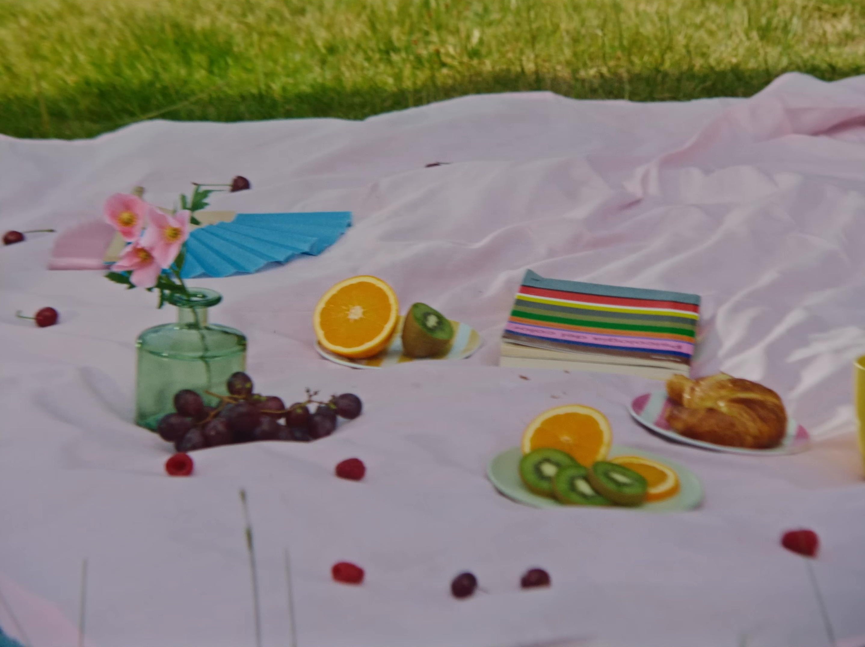 se sube la falda (2025) —  shot,  lighting