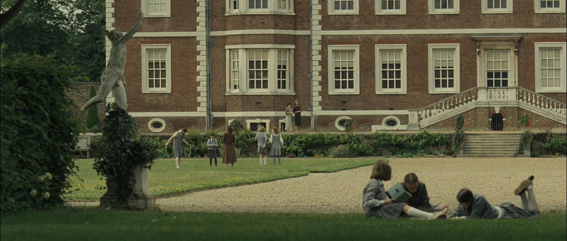 Never Let Me Go (2010) —  shot,  lighting