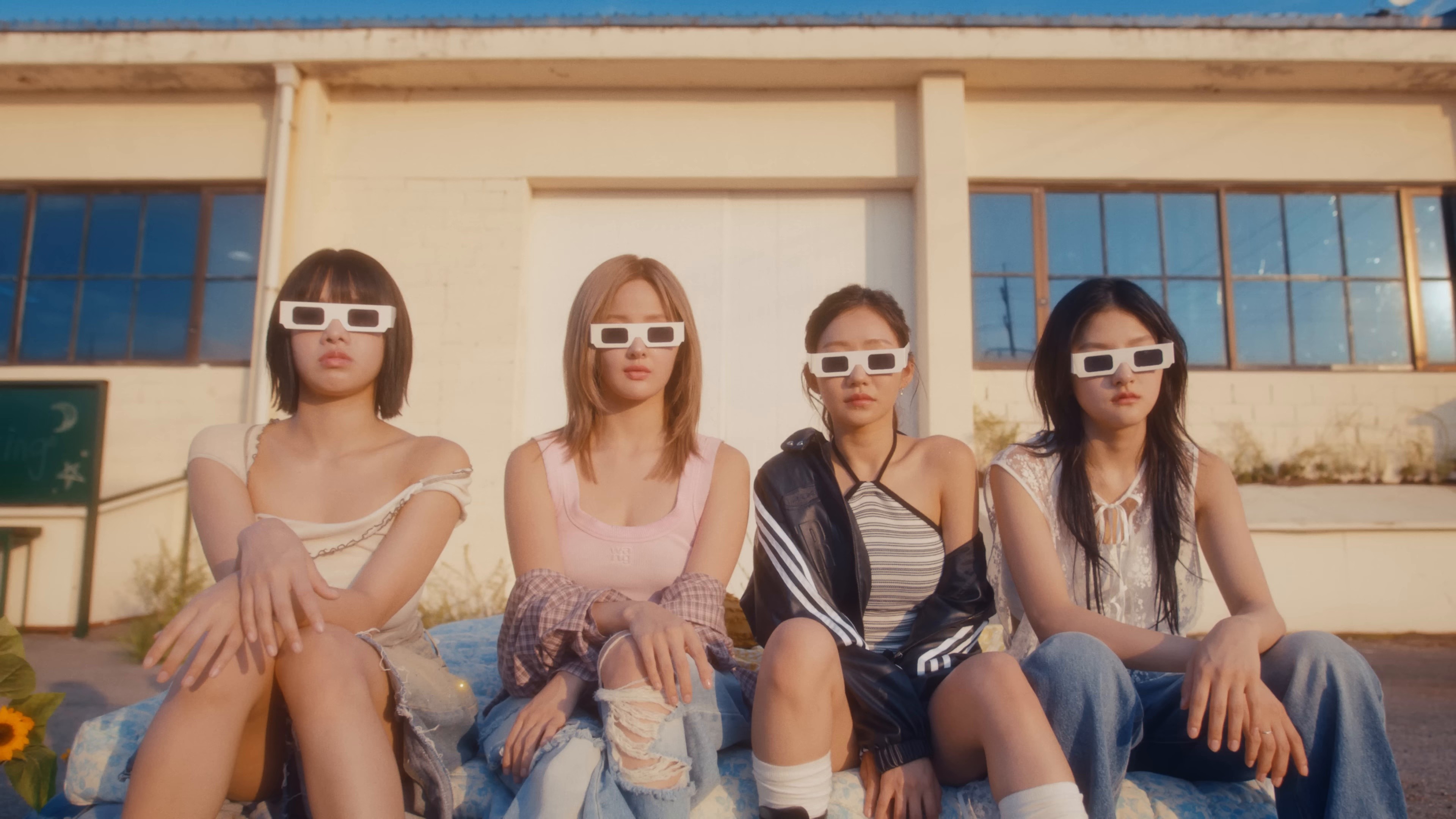 R.E.M (2024) —  shot,  lighting