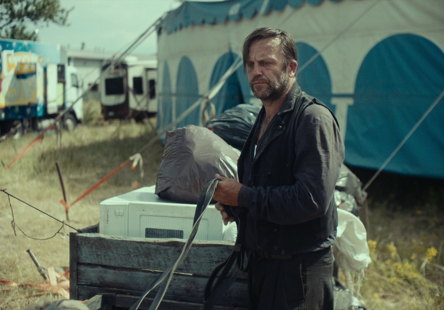 EO (2022) —  shot,  lighting