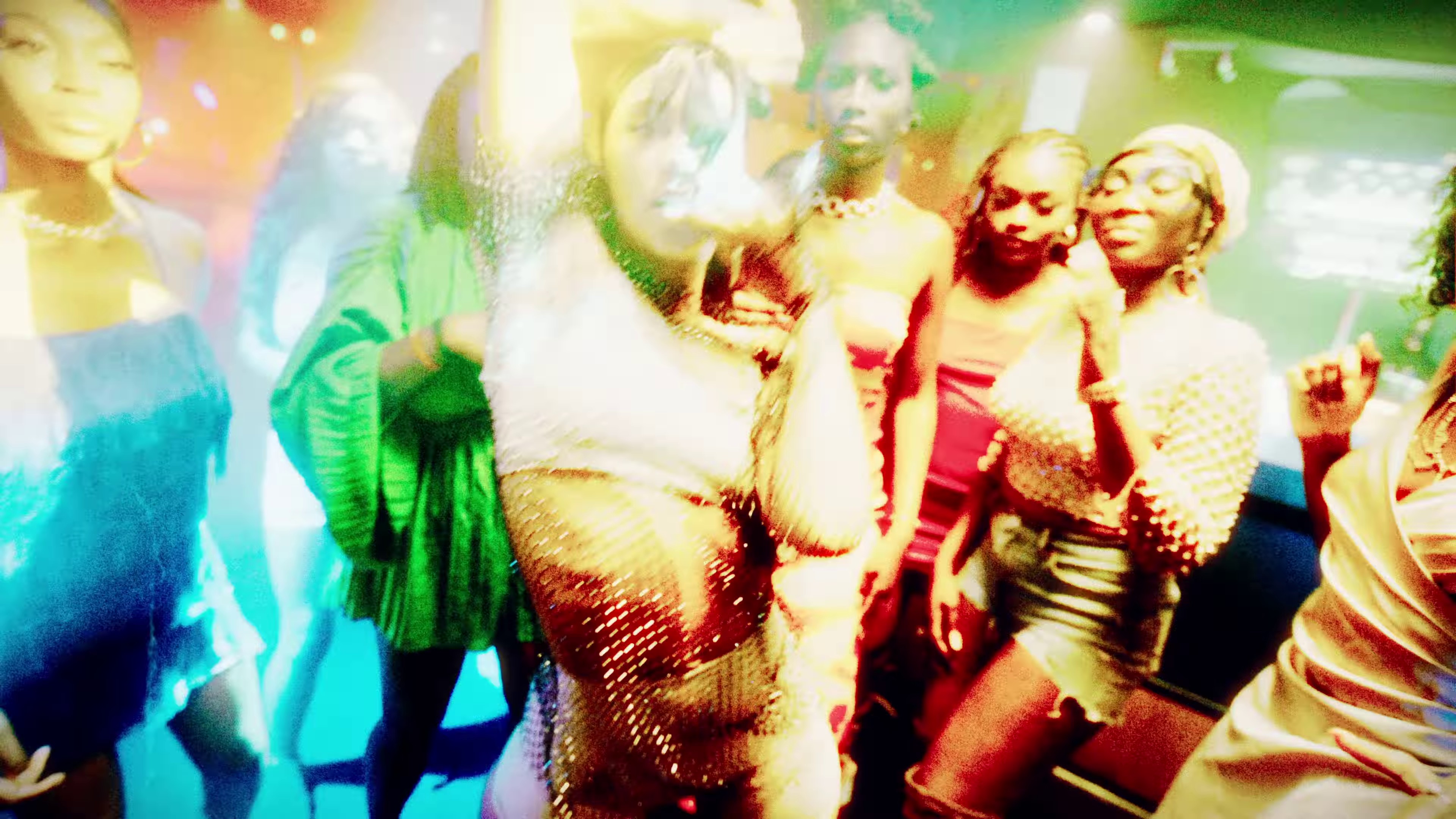 Week-End (2023) —  shot,  lighting