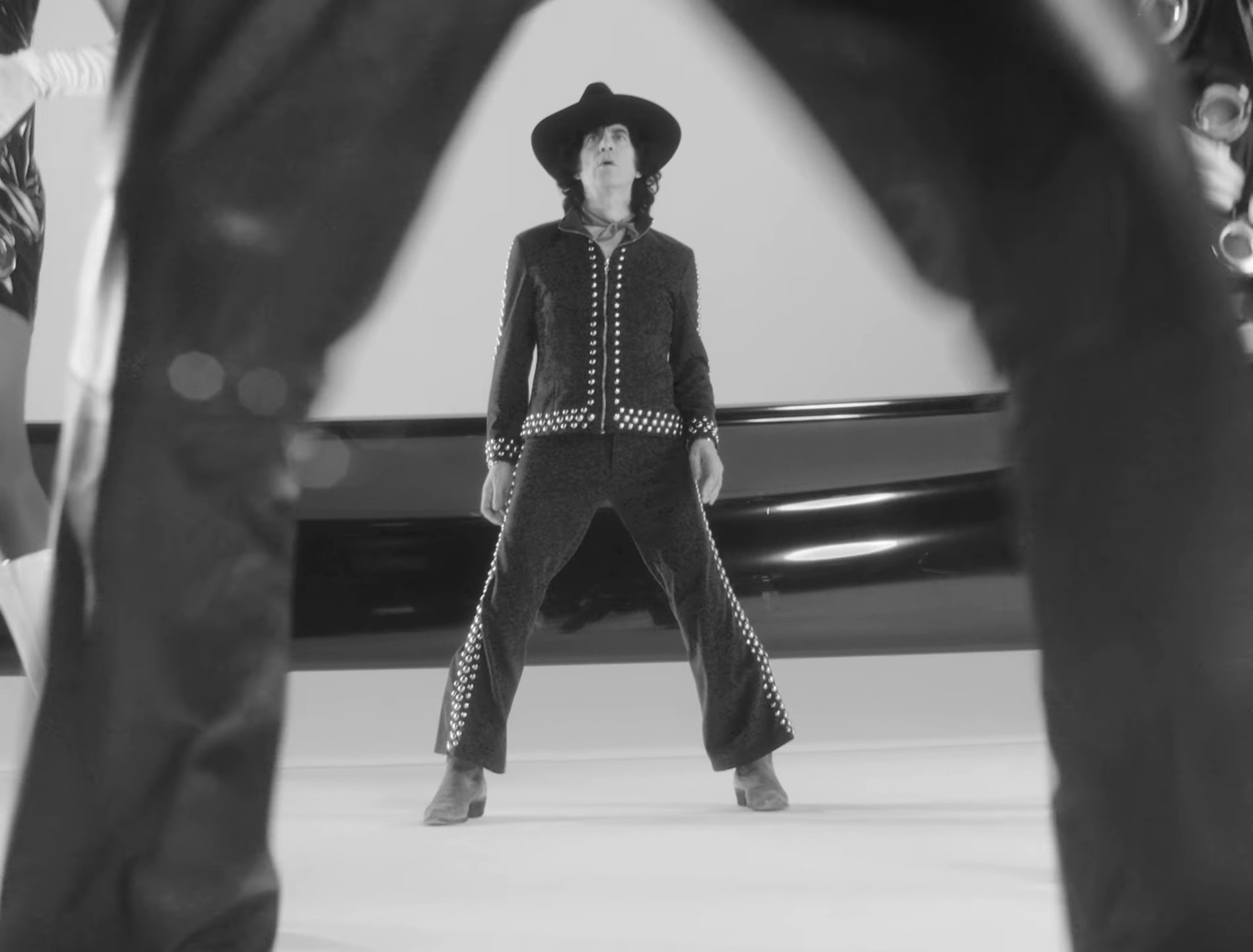 Gunslinger (2025) —  shot,  lighting