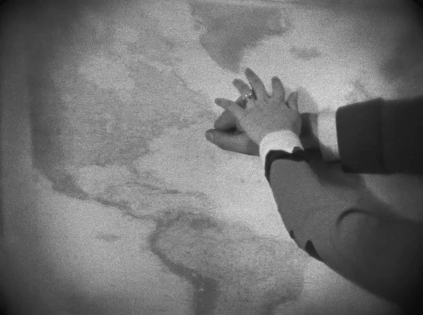 L'Argent (1928) —  shot,  lighting
