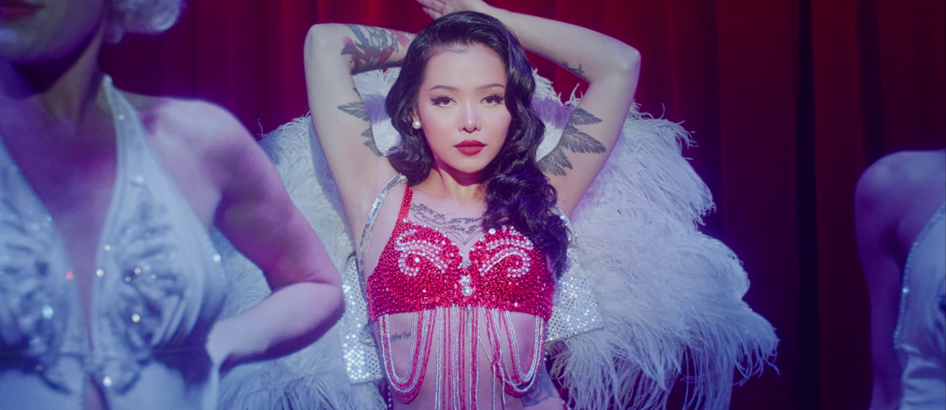 Cirque  (2021) —  shot,  lighting