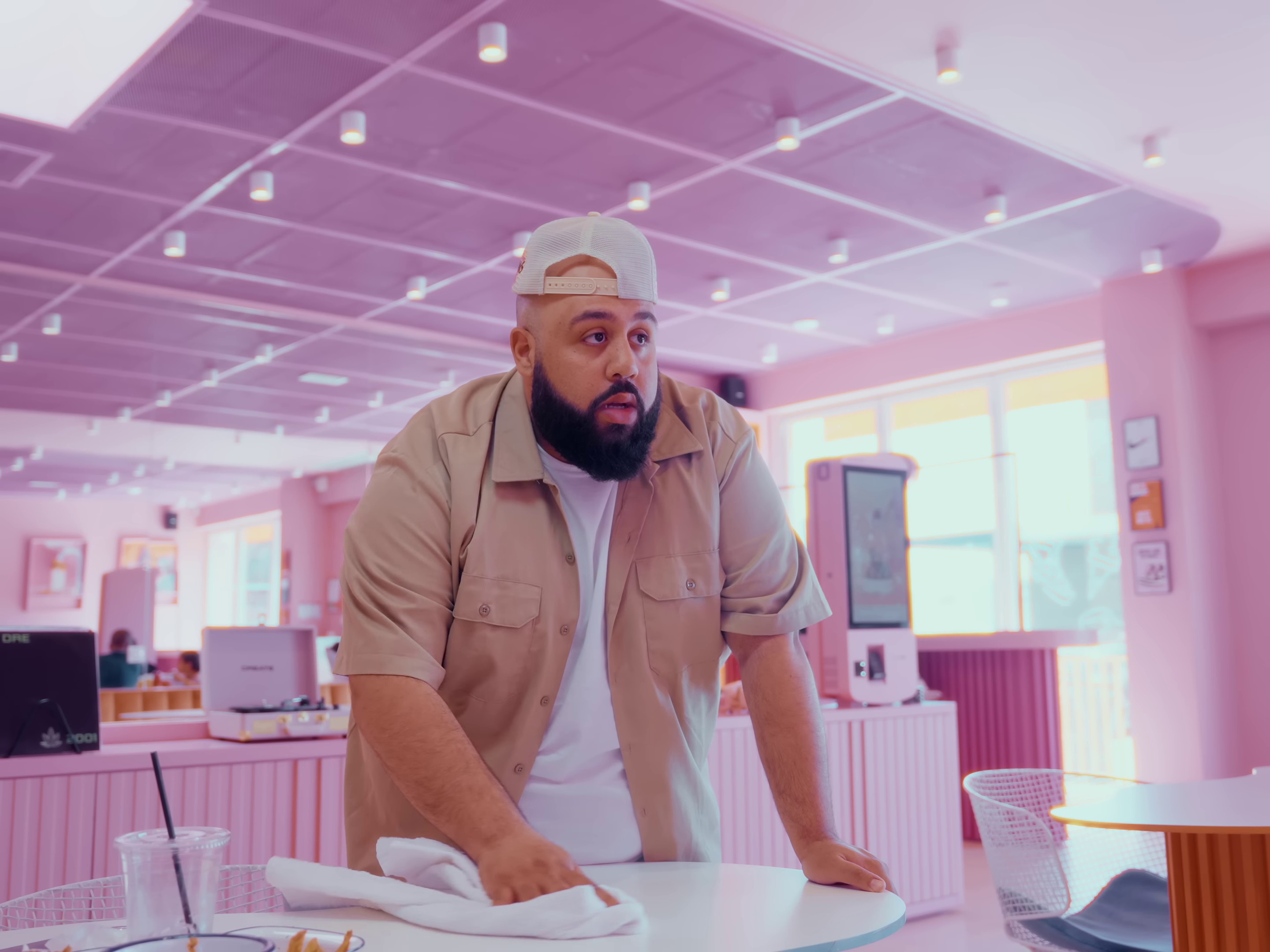 Mon Amour (2023) —  shot,  lighting