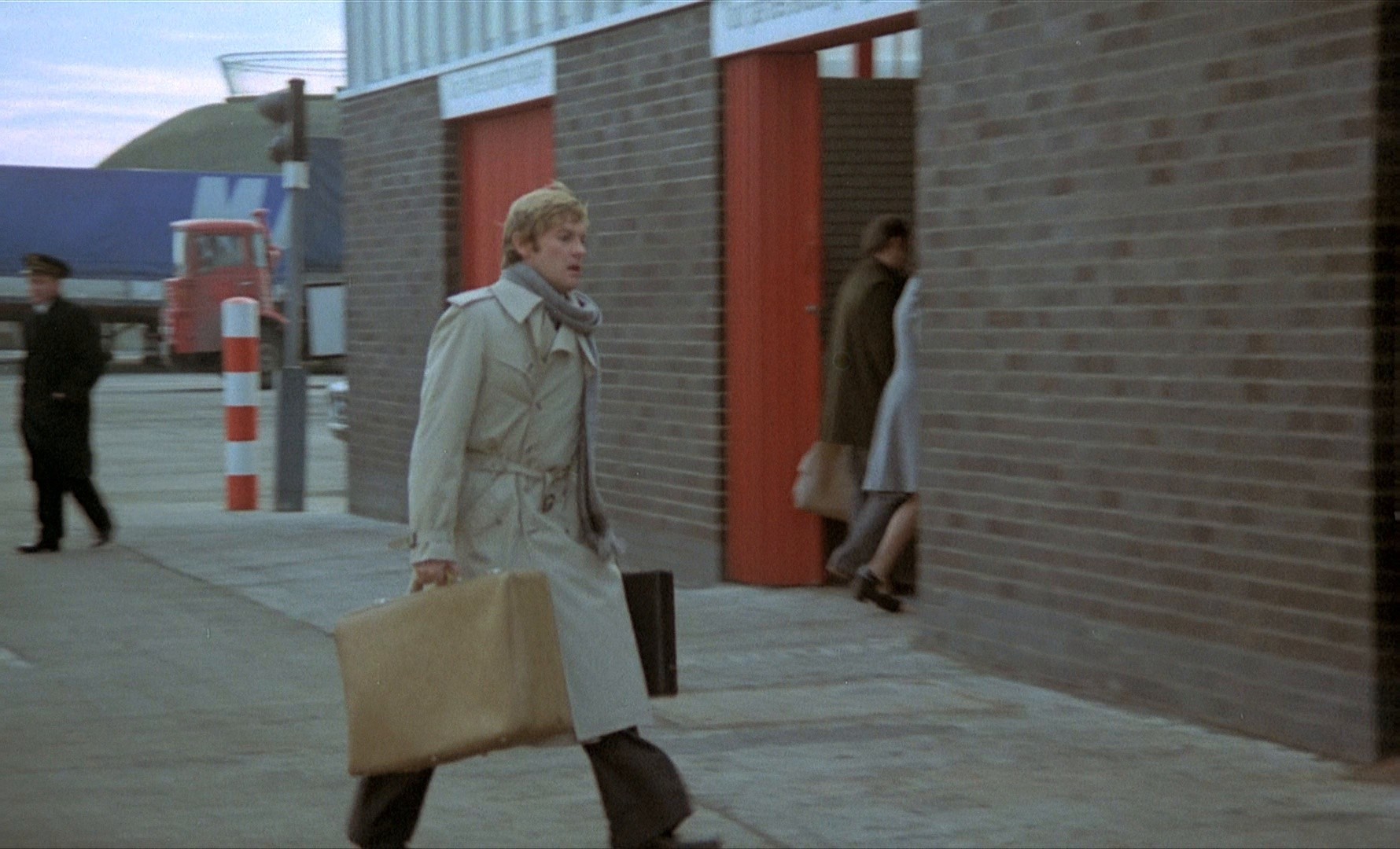 The Romantic Englishwoman (1975) —  shot,  lighting