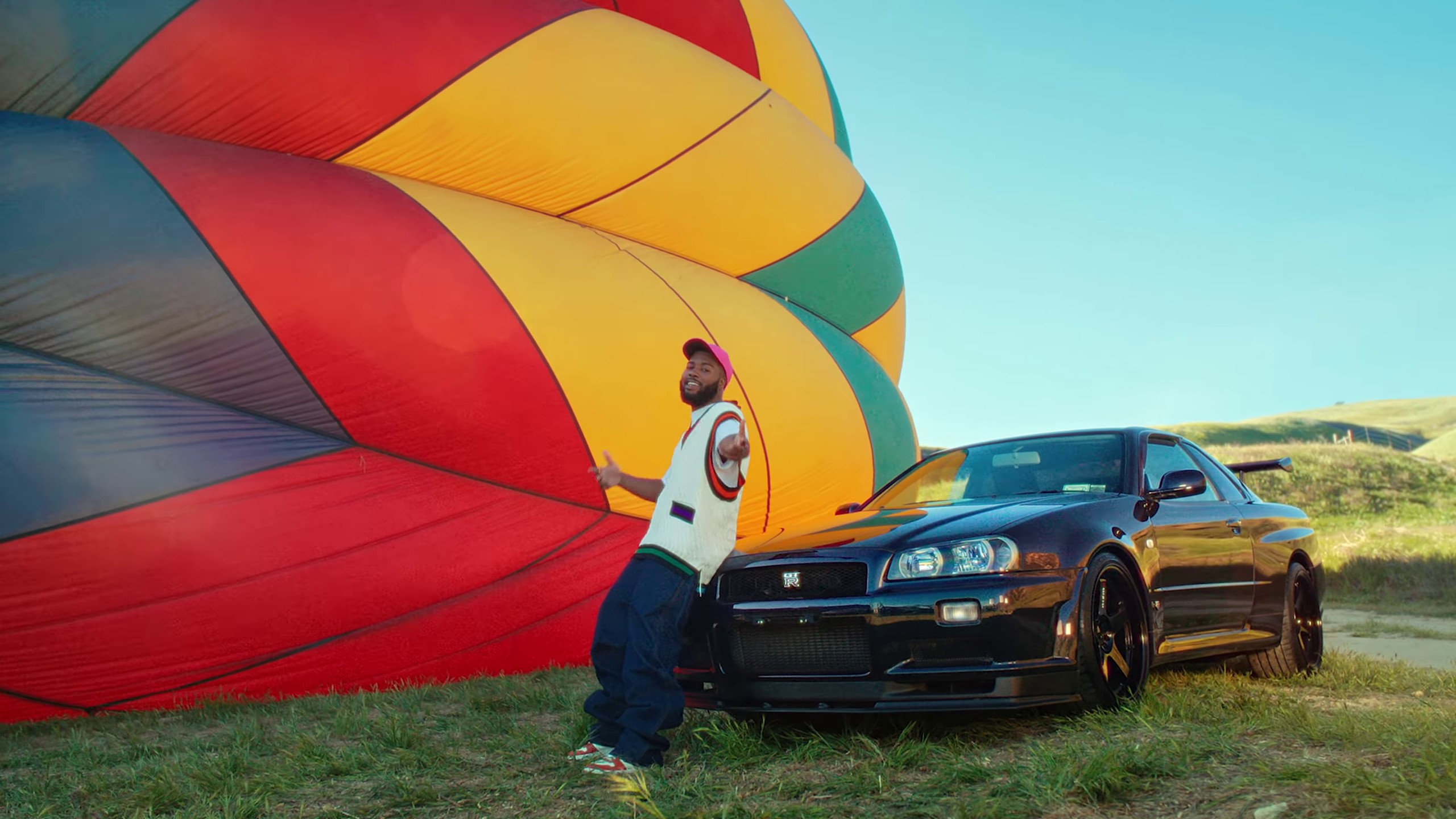 Skyline (2022) —  shot,  lighting