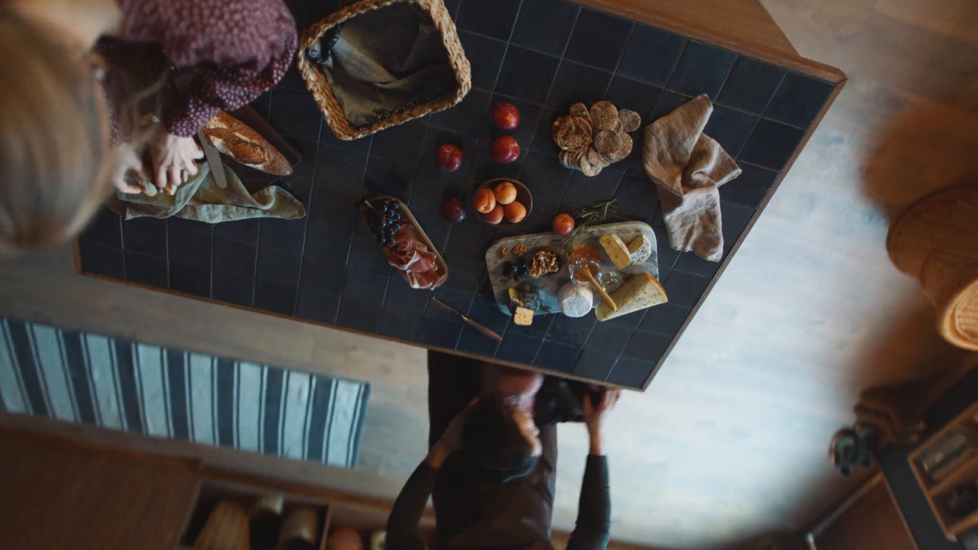 meny_30s_biff_endelig_helg_web_mst_v001 (2021) —  shot,  lighting