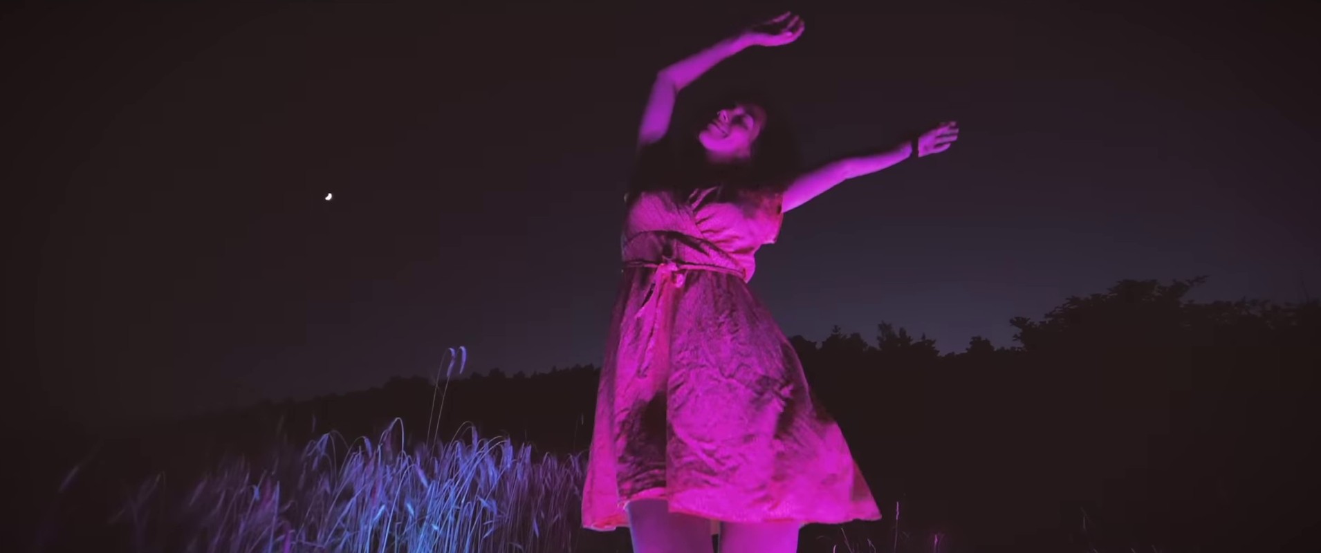 Émilie dansait  (2022) —  shot,  lighting