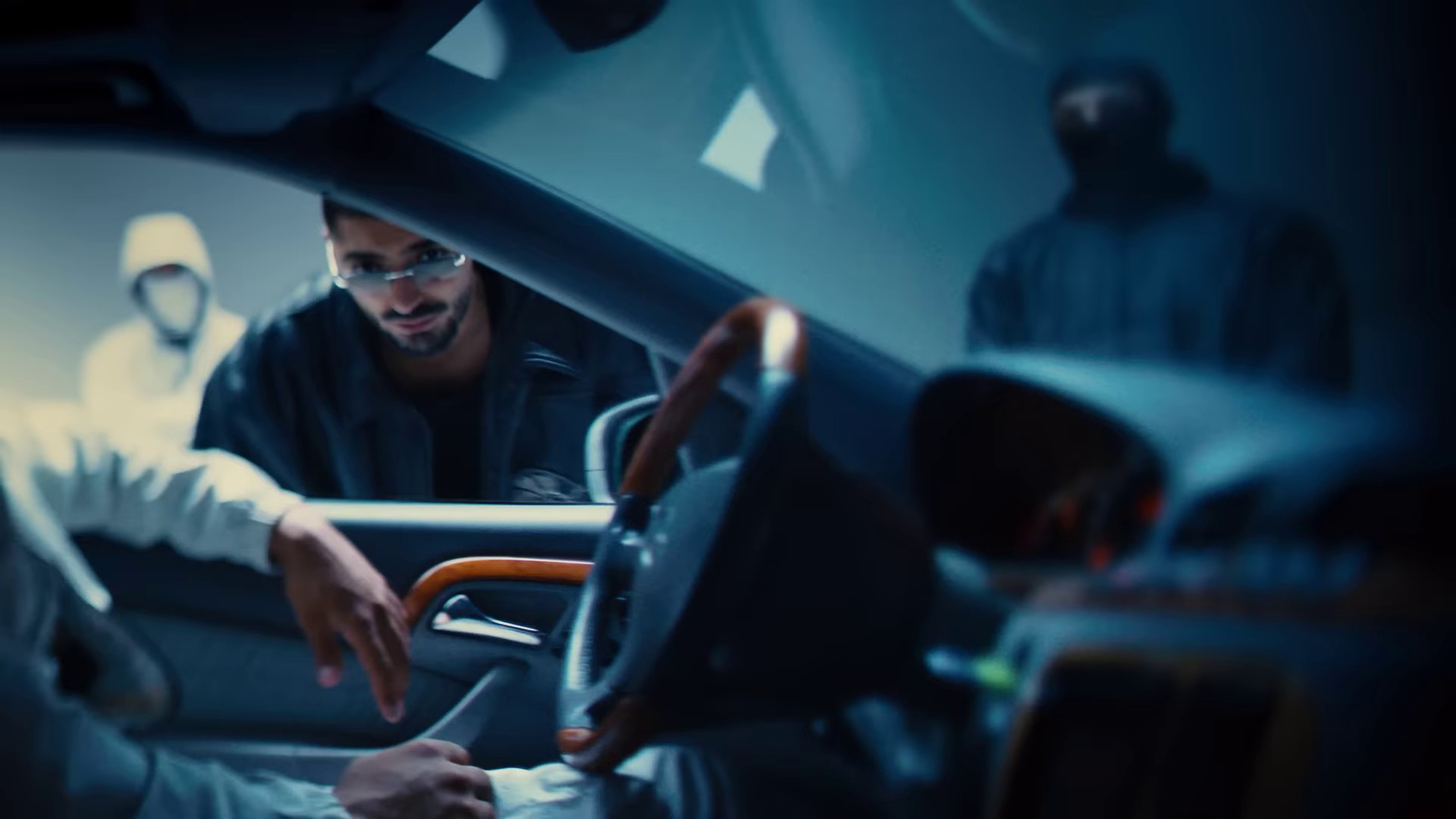 seul tout (2022) —  shot,  lighting