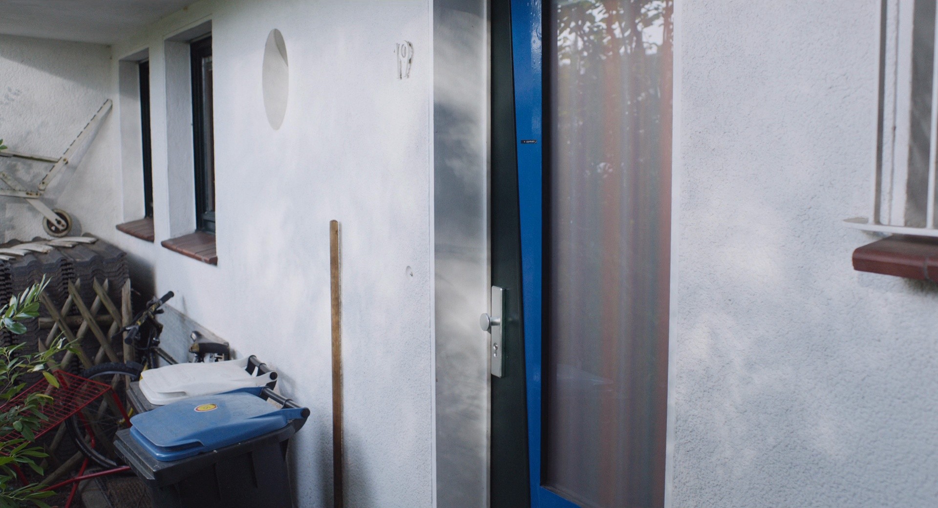 Toni Erdmann (2016) —  shot,  lighting