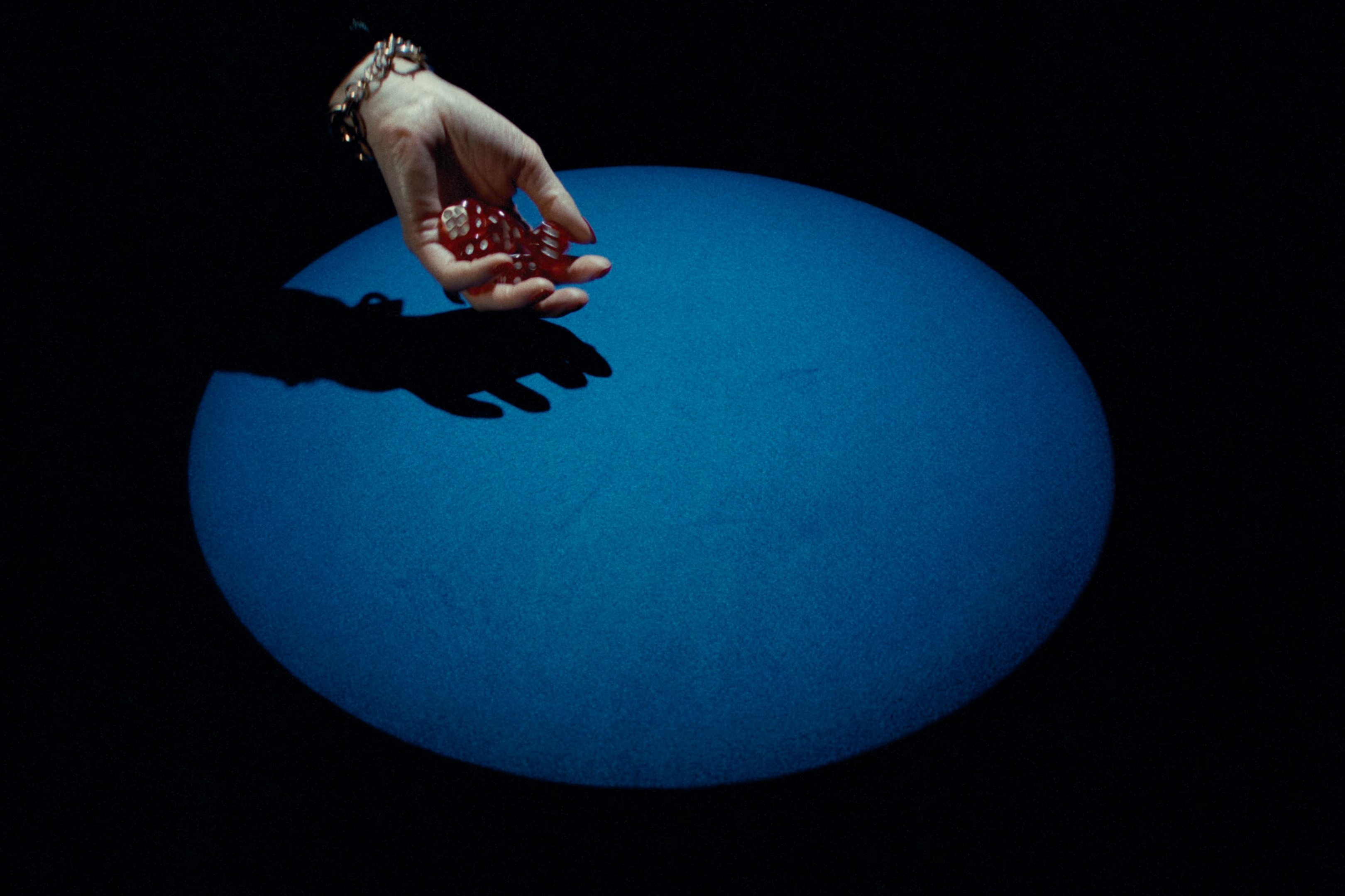 The Blue of déjà vu (2025) —  shot,  lighting