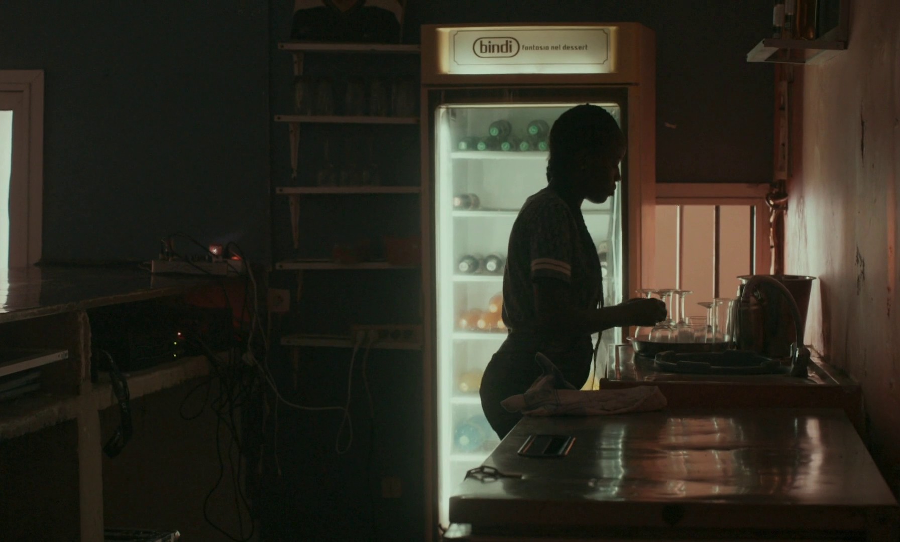 Atlantics (2019) —  shot,  lighting