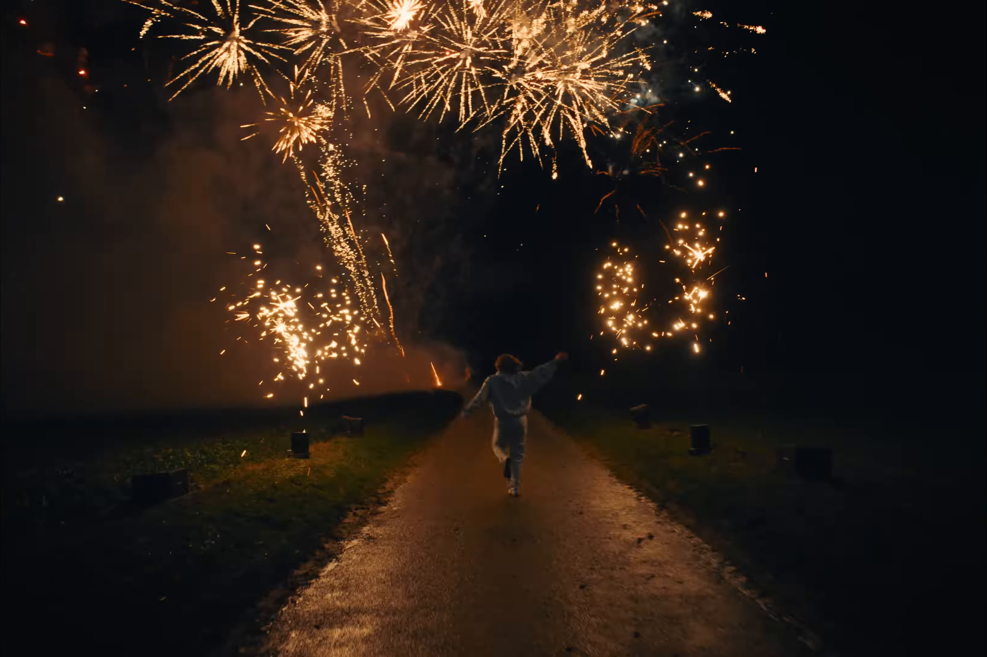 Multicolore (2024) —  shot,  lighting