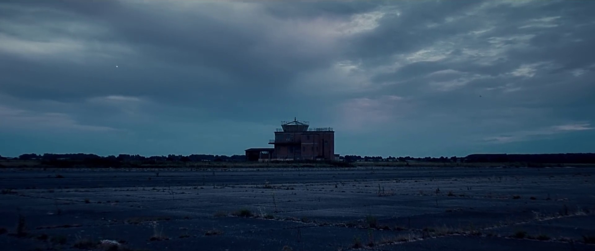 Iron Sky (2014) —  shot,  lighting