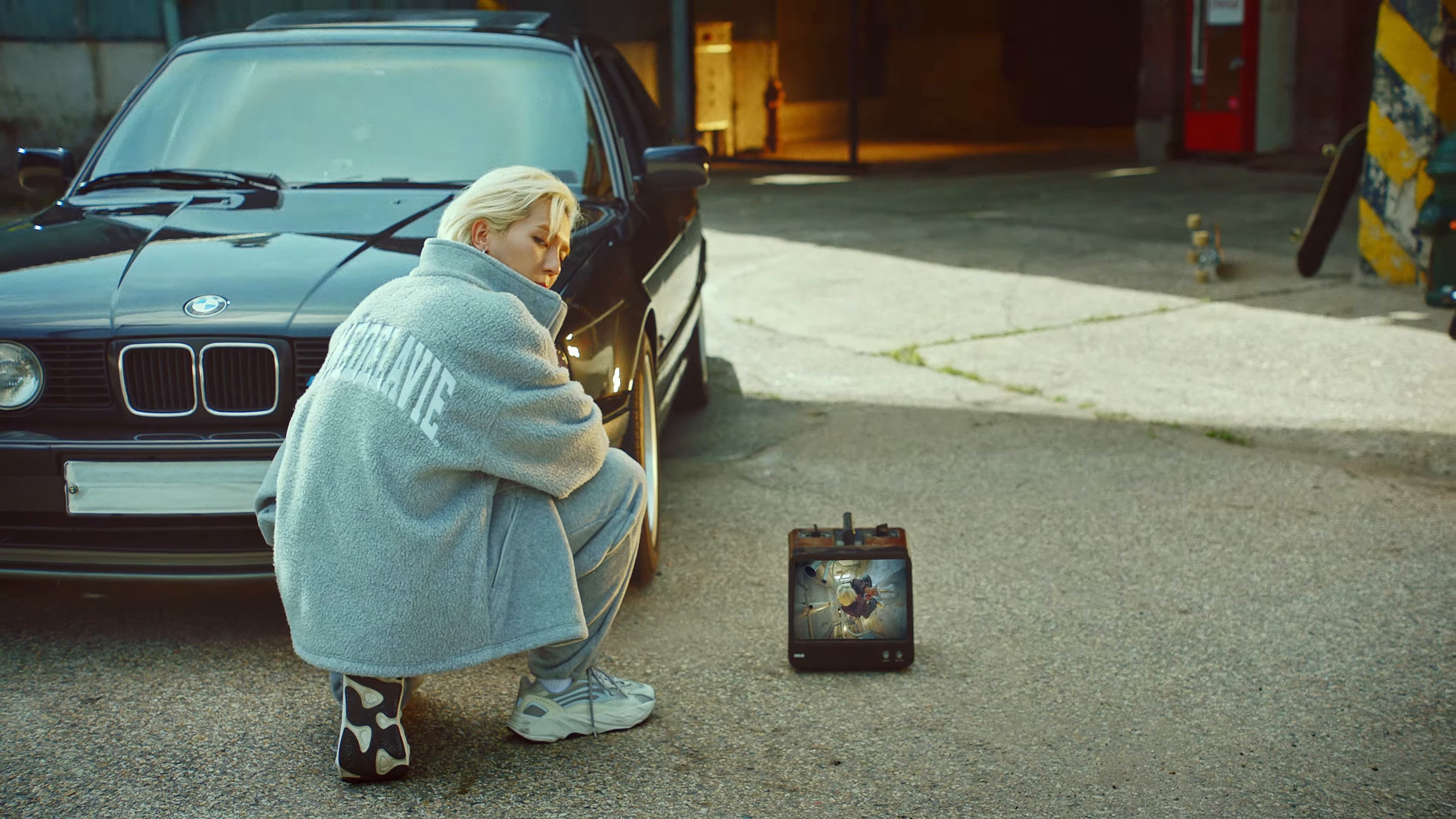 FW21 ADLV X MINO "BEYOND DESCRIPTION" (2021) —  shot,  lighting