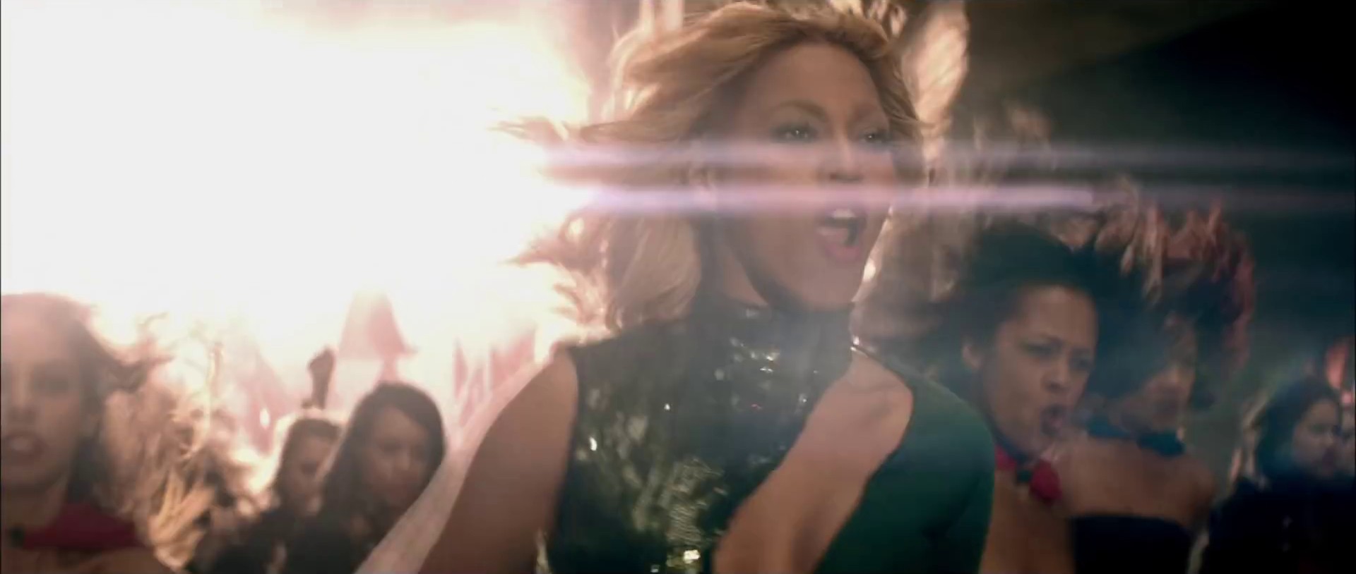 Run The World (Girls) (2011) —  shot,  lighting