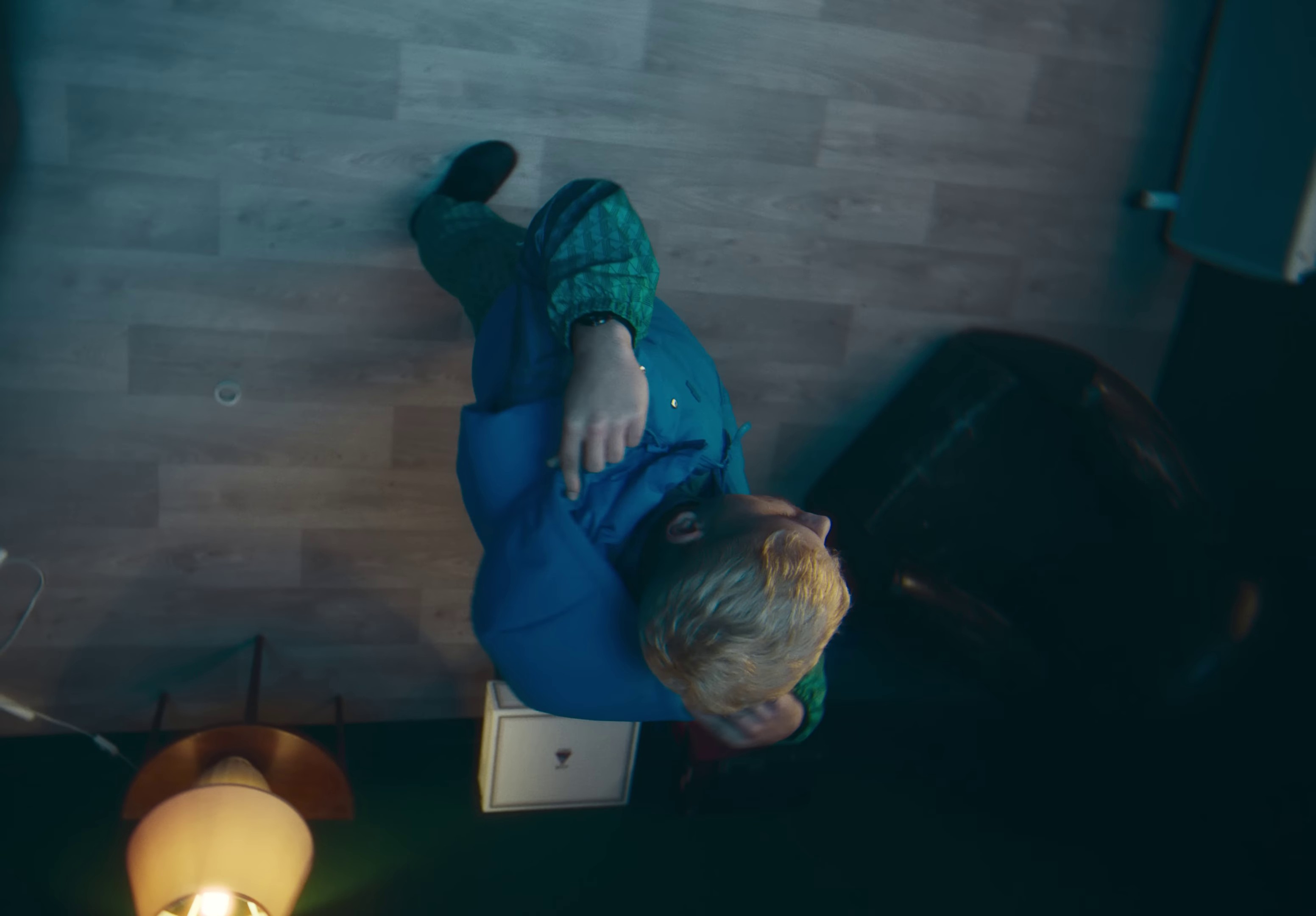 Chambre 140 (2024) —  shot,  lighting