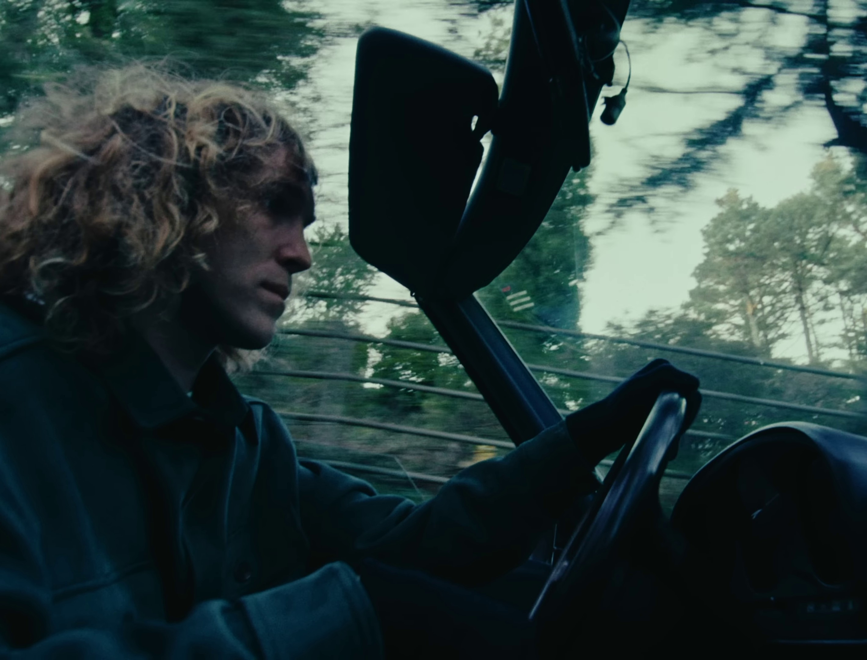 Bad radio  (2022) —  shot,  lighting