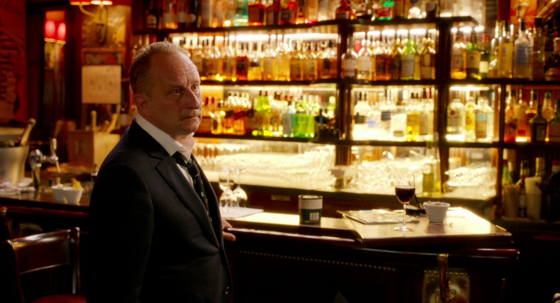 Adieu Paris (2021) —  shot,  lighting