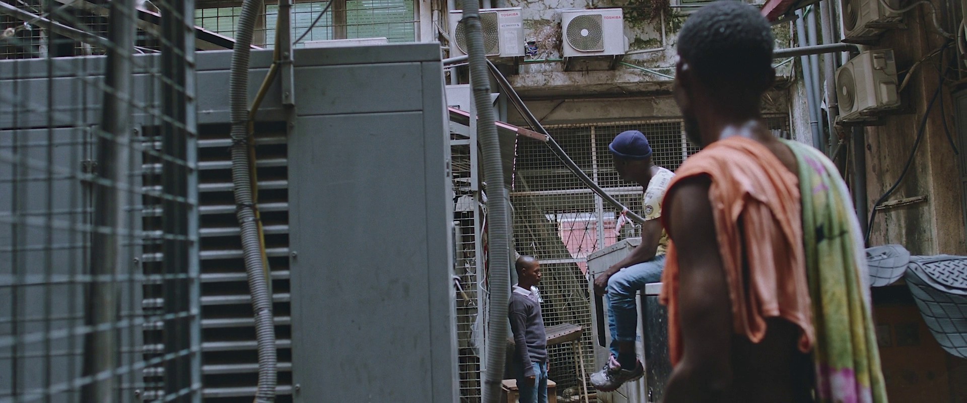 Air Conditioner (2021) —  shot,  lighting