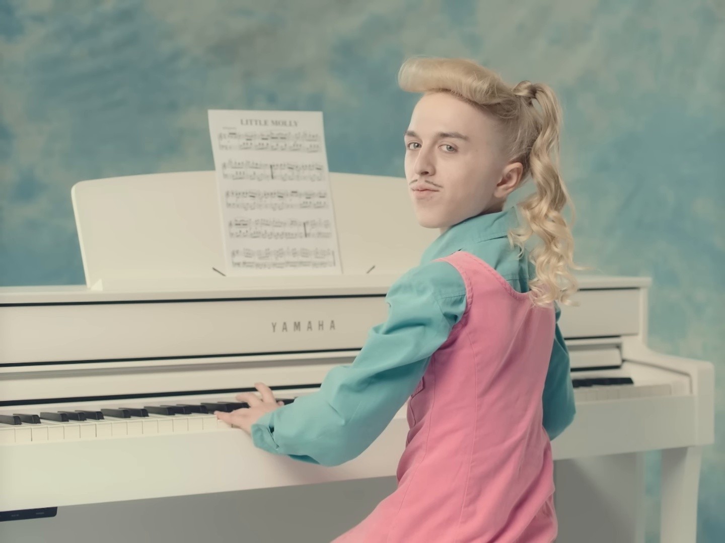 LITTLE MOLLY (2018) —  shot,  lighting