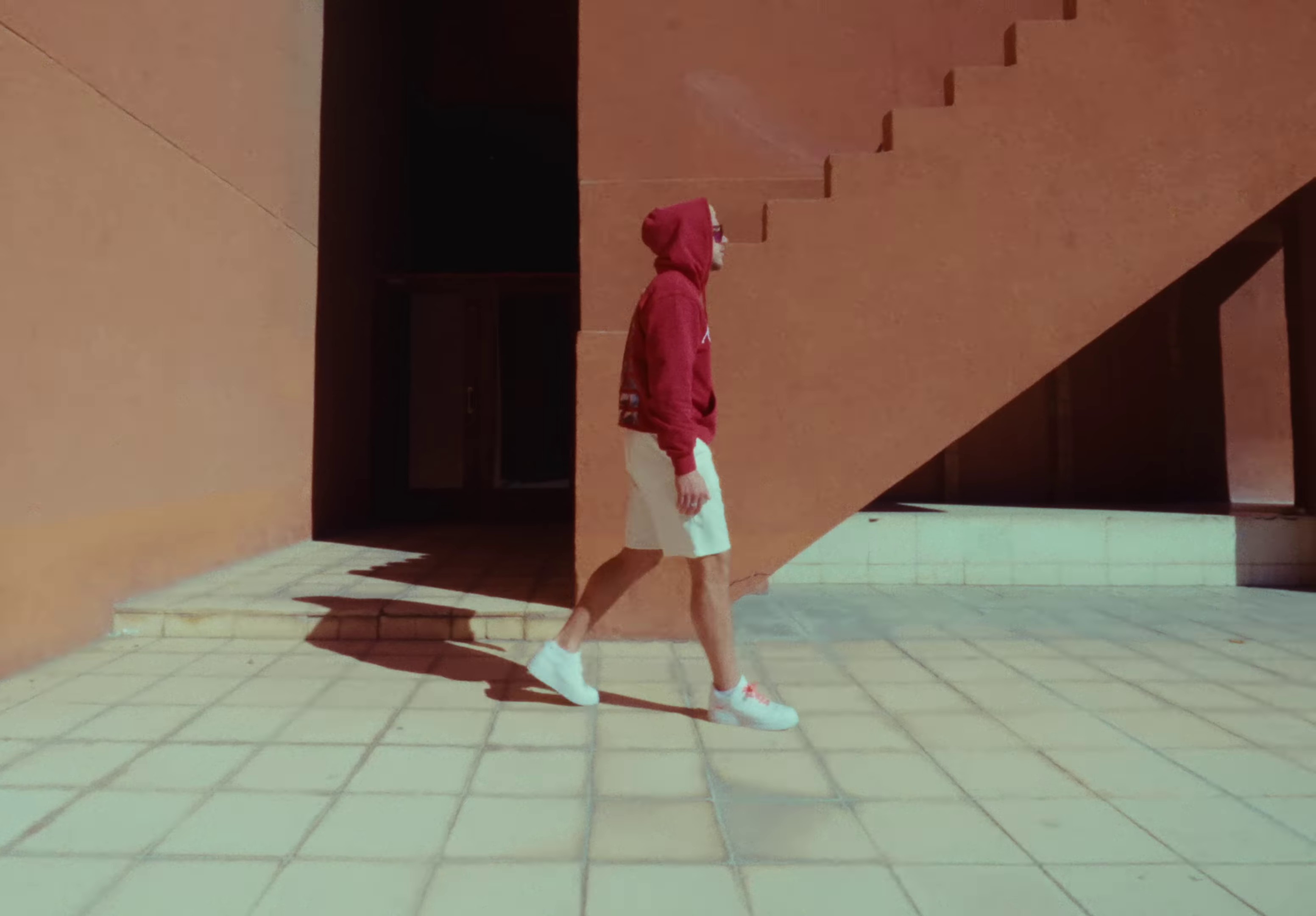 Mignon tout plein (2024) —  shot,  lighting