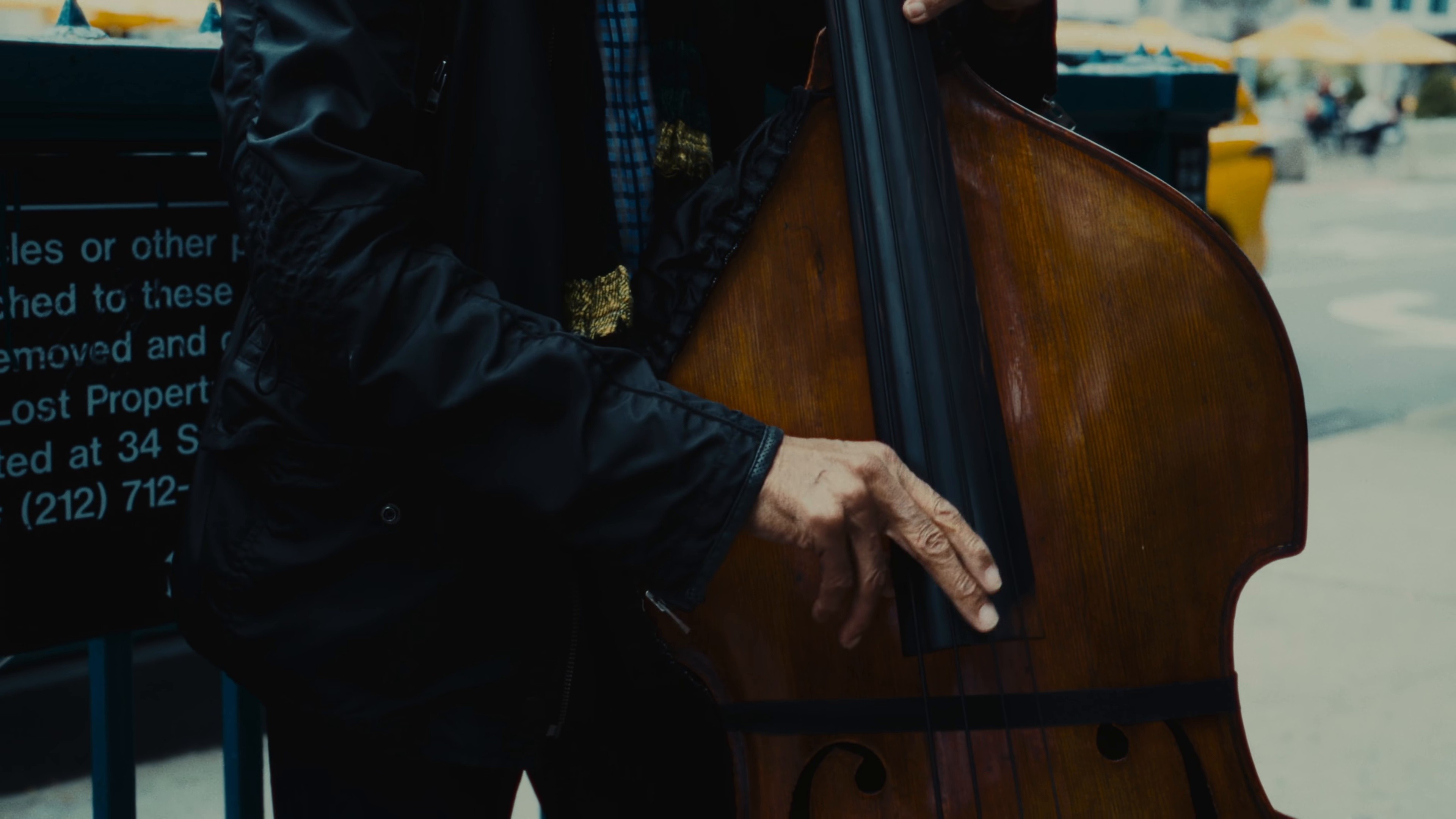 Mía (2025) —  shot,  lighting