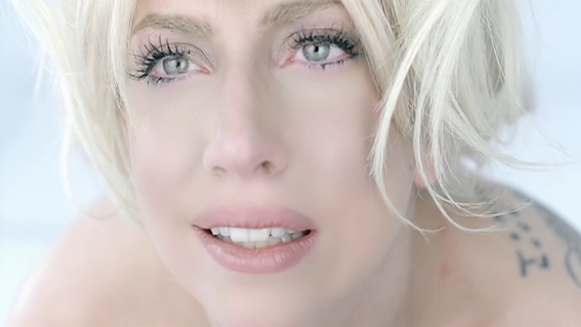 Bad Romance (2009) —  shot,  lighting