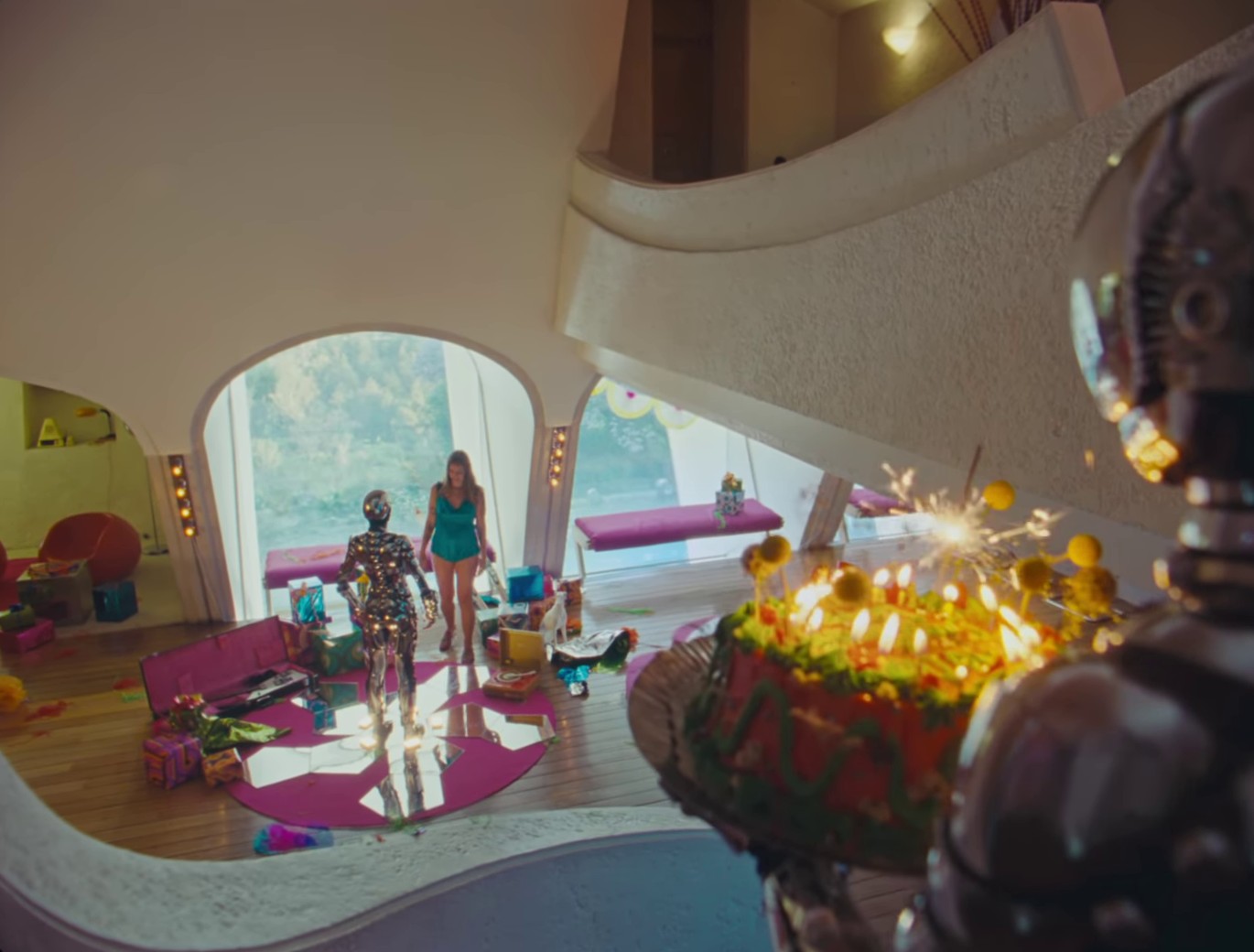 No One Dies From Love (2022) —  shot,  lighting