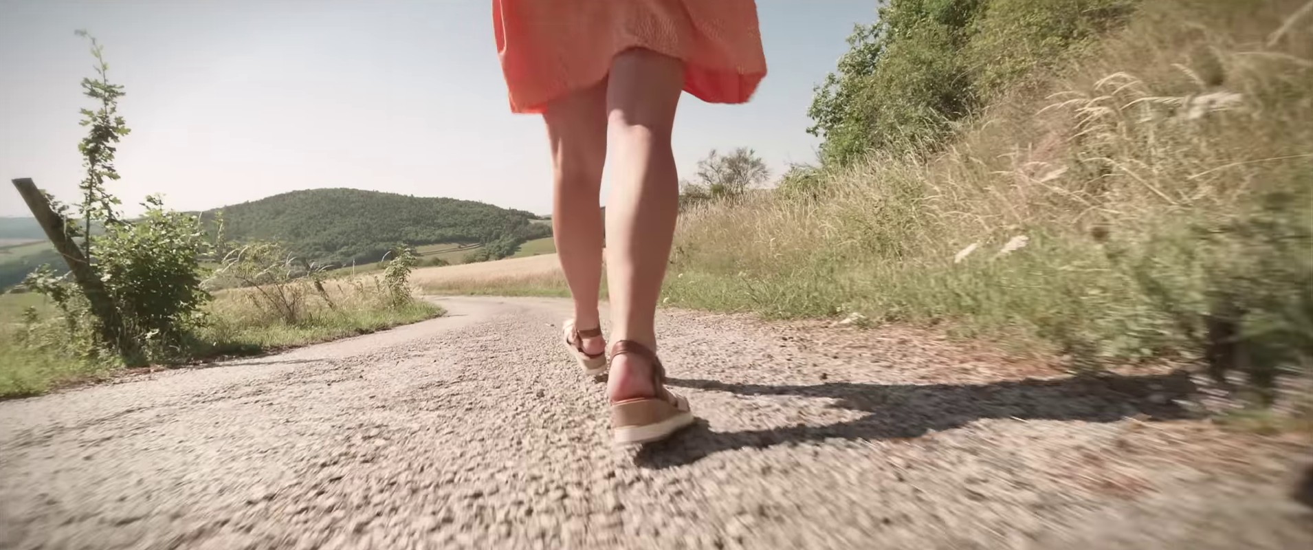 Émilie dansait  (2022) —  shot,  lighting